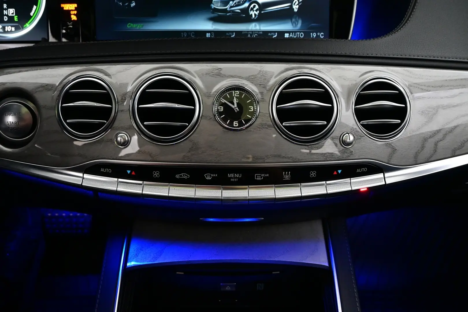 Car Image - 2D5pwRwp0TPwkIjVdKKqHT