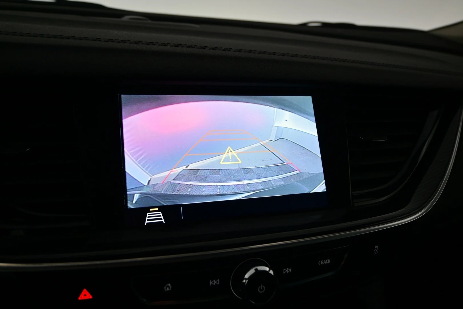 Car Image - 6hSqBekpdz5MN4xhJeioer