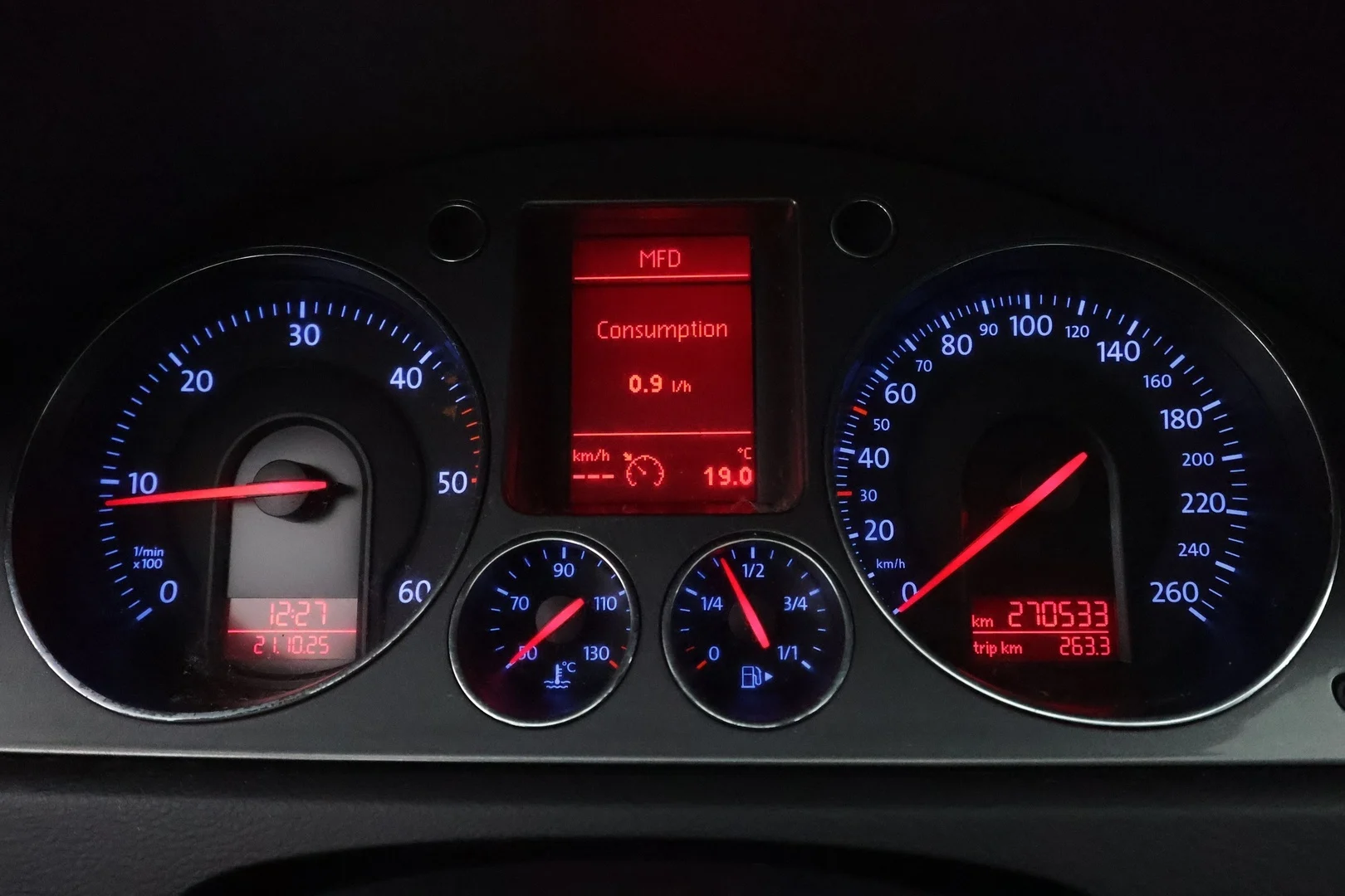 Car Image - 5XGtDcDlH7wGq30MmwHYoQ