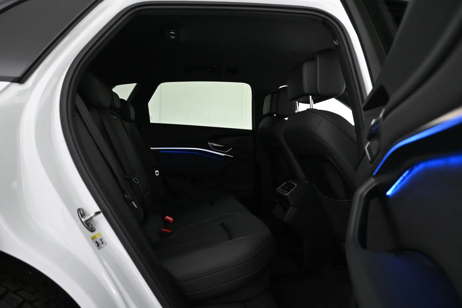 Car Image - 6yJC6dmgLSmEIARQA8LVii