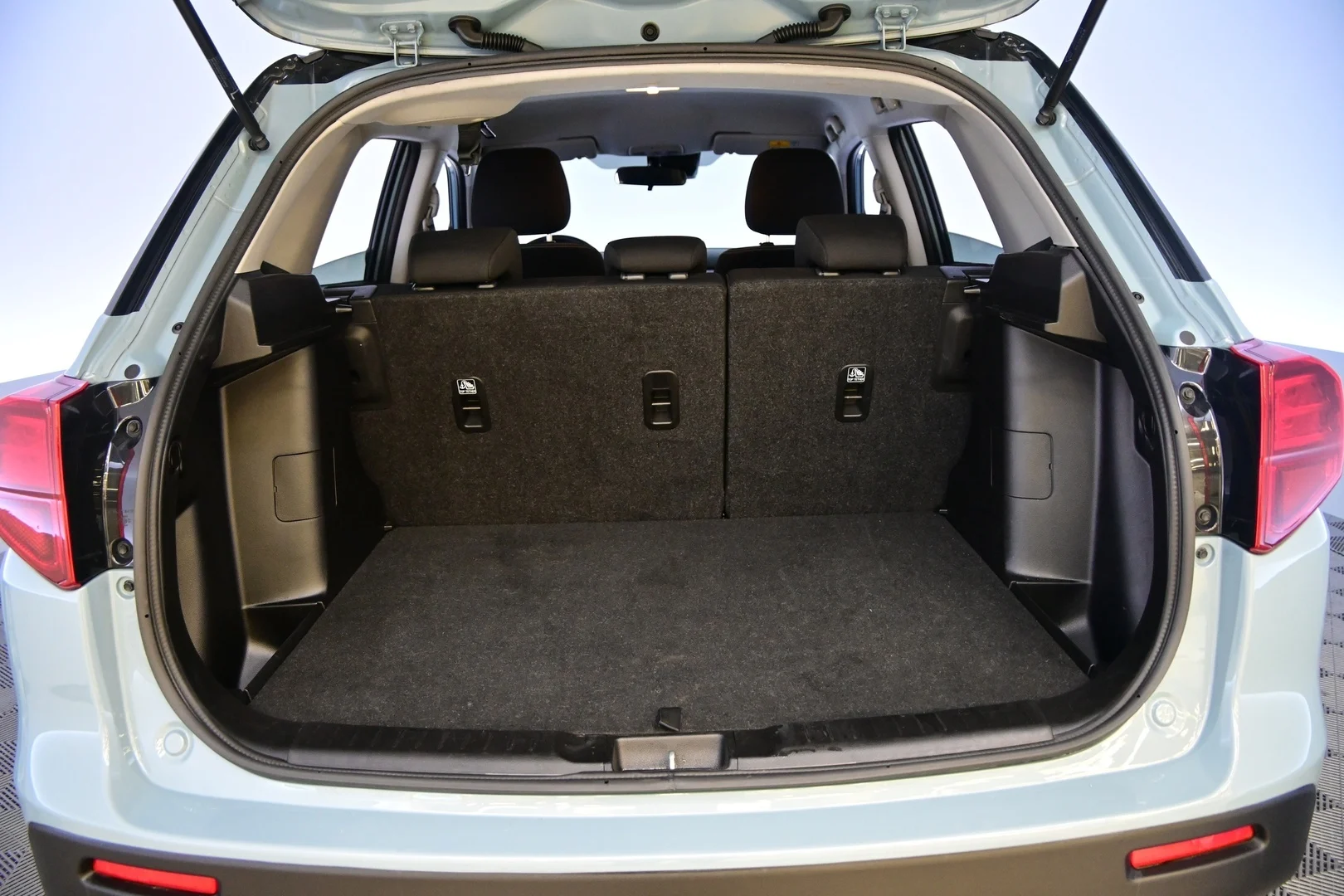 Car Image - 3henFChgEybtG8uc4QLBcE
