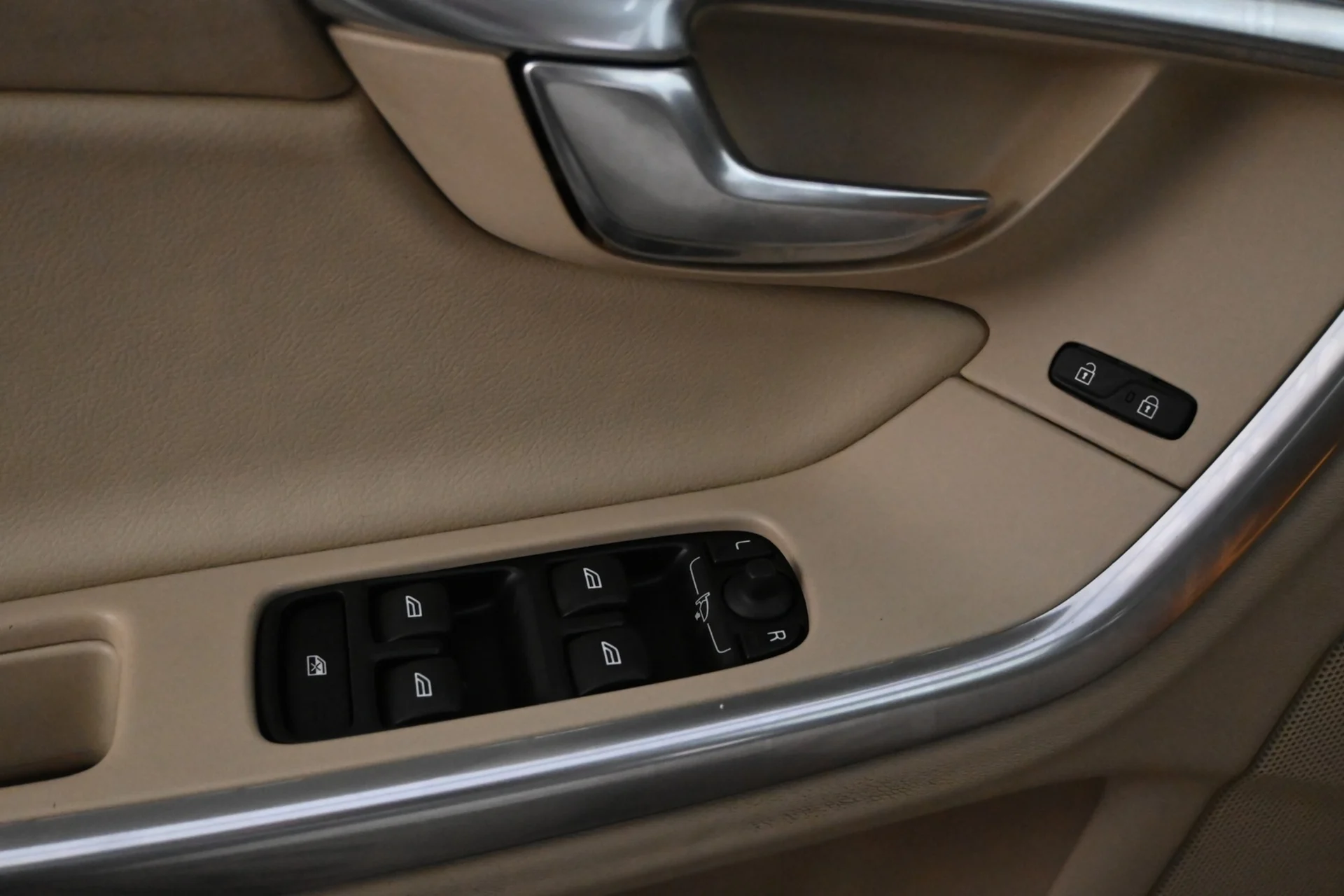 Car Image - kGJS473y6Cvb5cy8QhDmN