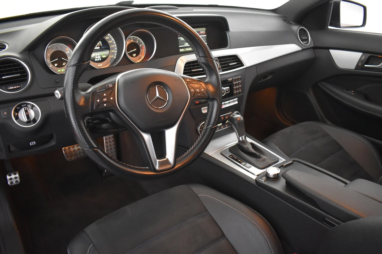 Car Image - 7zP6c5V4MGFIc2oW0qywRo