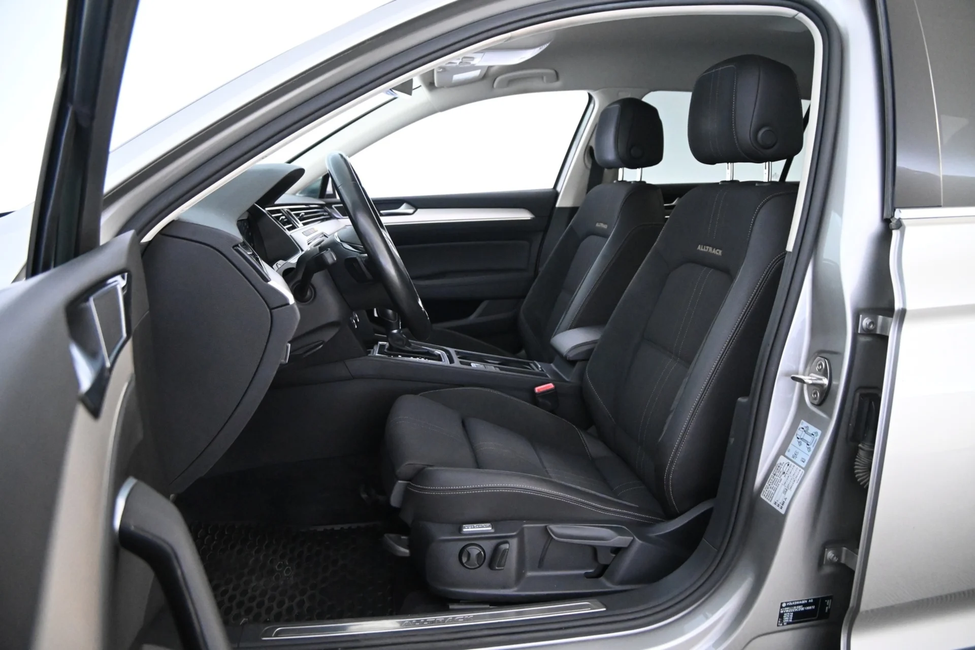 Car Image - 54G2nNgvjHFLY3zfU1SKrf