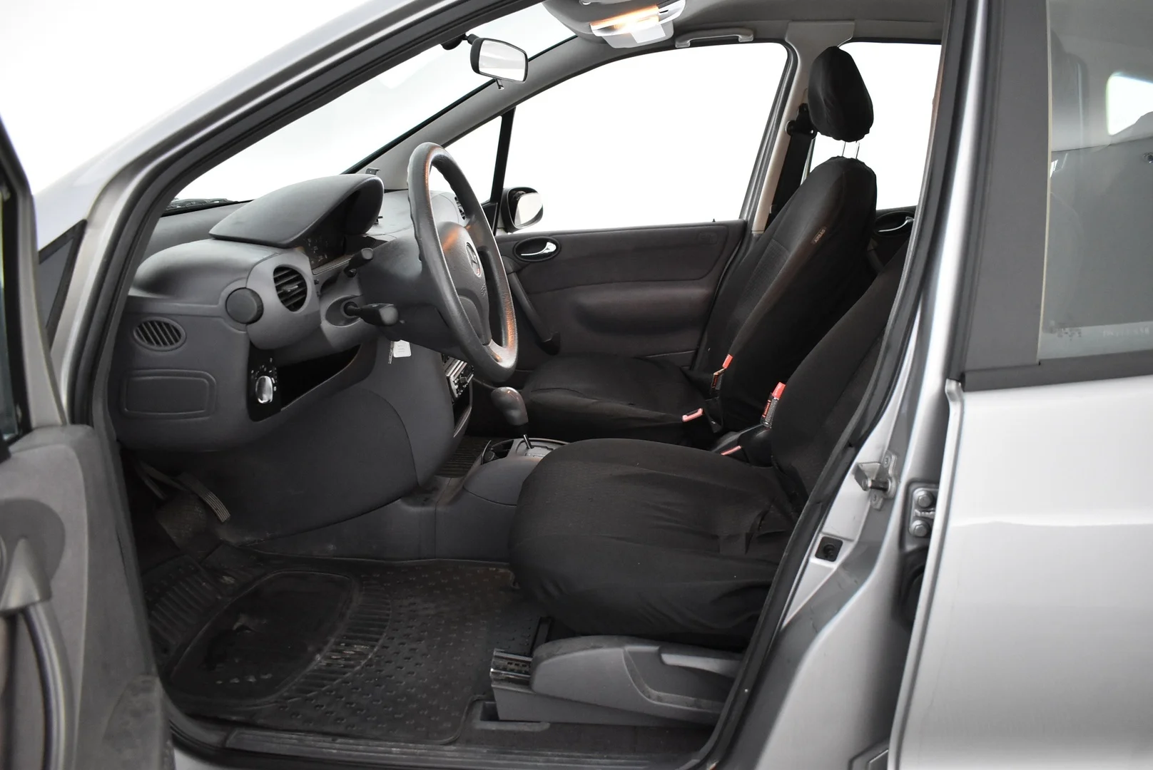 Car Image - 36qVZb9I5b9SmEi58iBQ1z