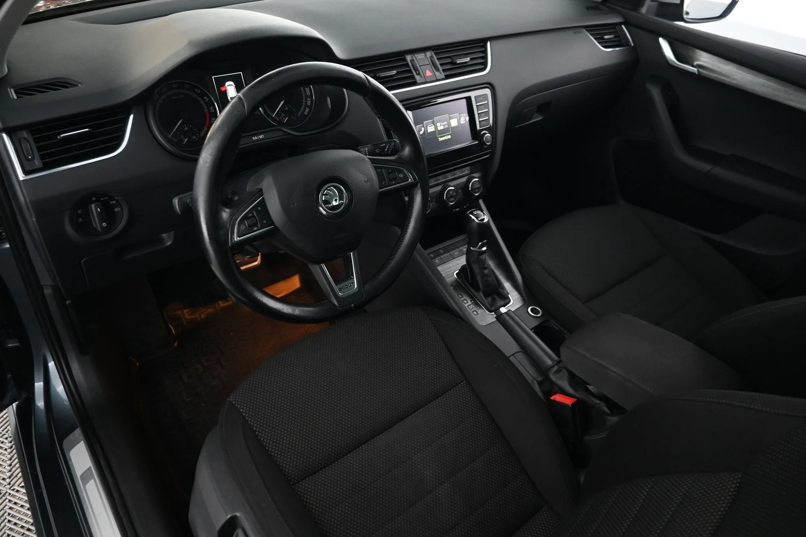 Car Image - 2ENxO85pcpdVr3J3Xudyyy