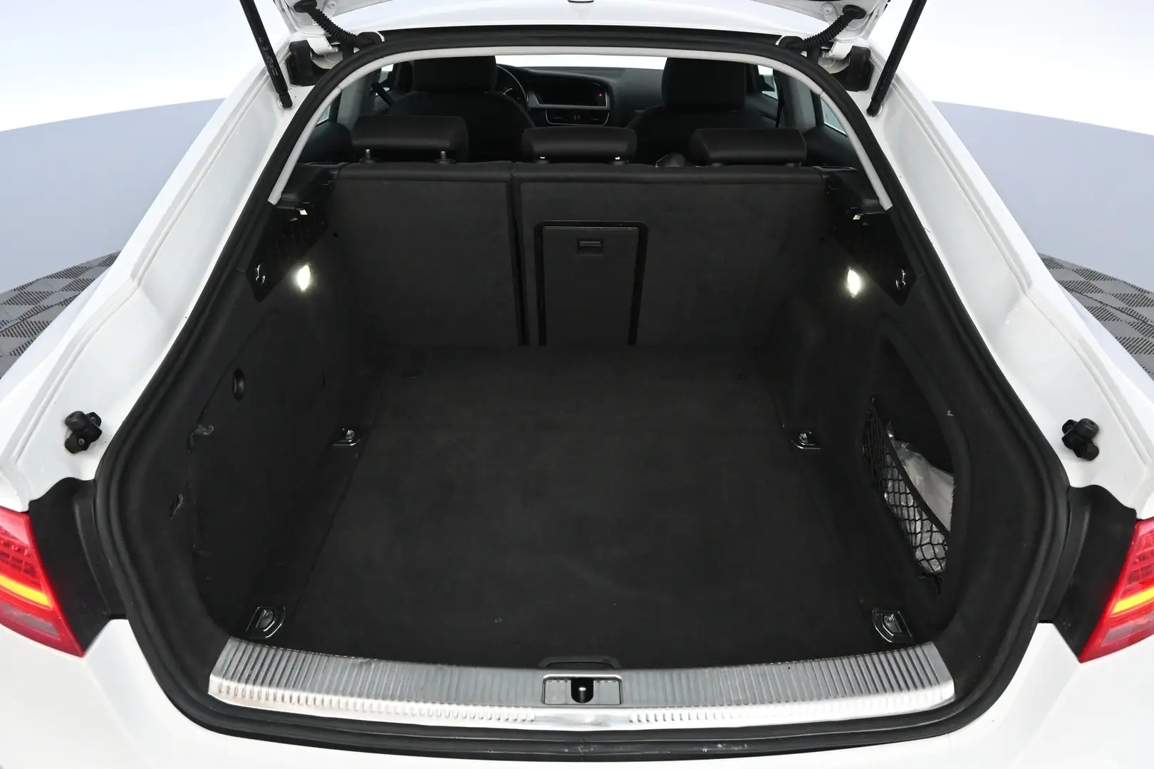 Car Image - 3Nud5uduyb0OqLlSPqjetM