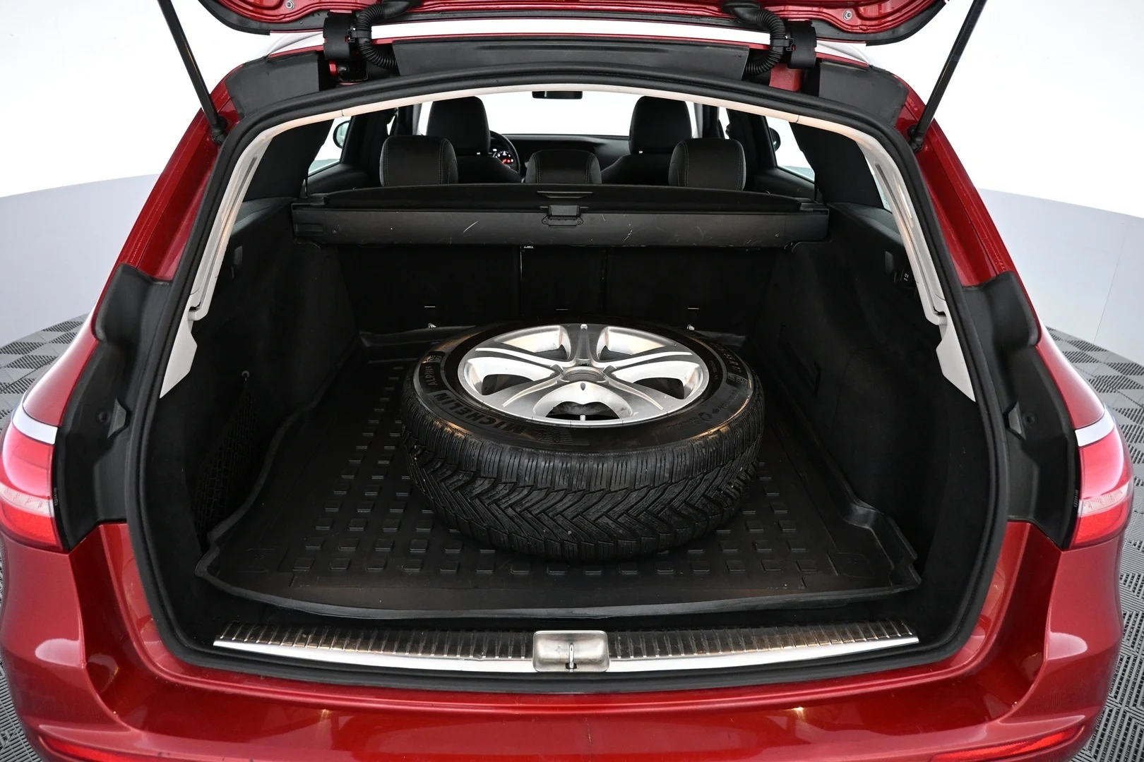 Car Image - BAOEur08I3QoM1hP5Yw5J