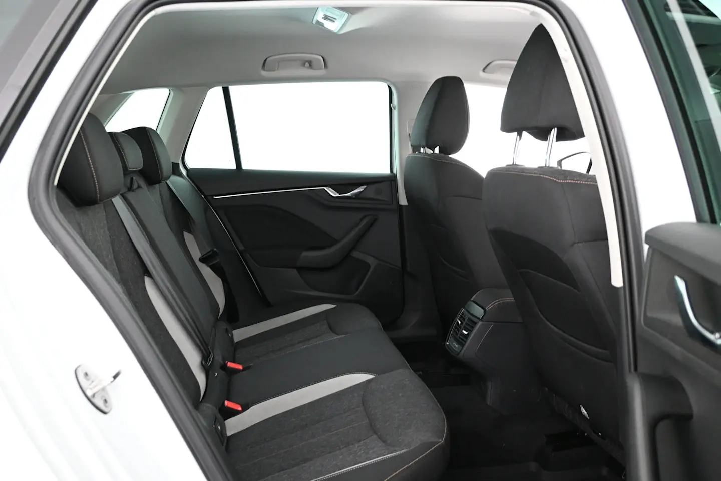Car Image - 6XALRK9QNwwQRCgyroRArc