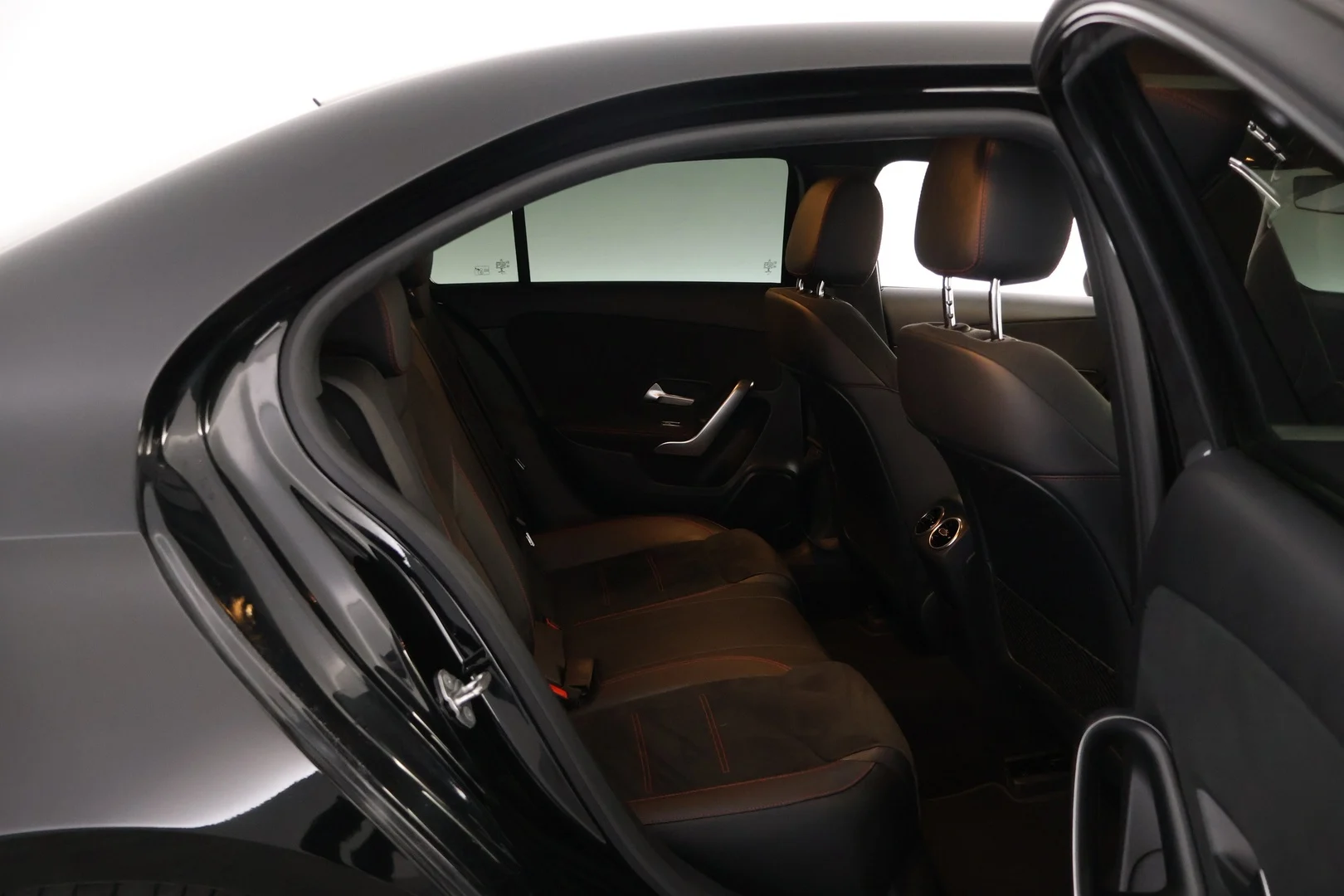 Car Image - 1R4ozGsYT9EQ4dJsfLam7V