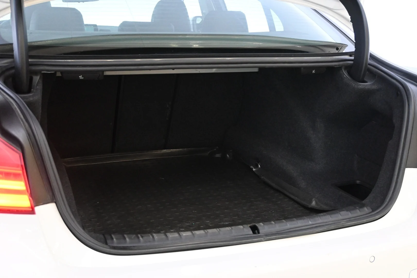 Car Image - 61VK8smNJXrtCe52y8FkfT