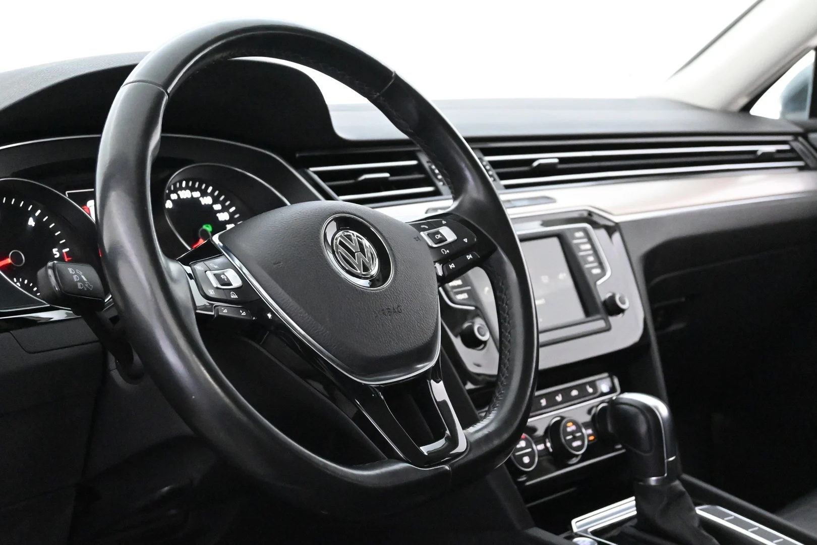 Car Image - 5iouIwbJMLljmrnfobeot1