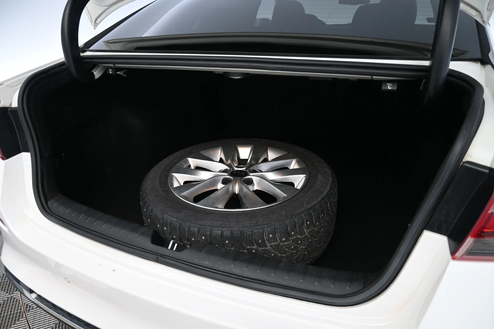 Car Image - 7qYmFHPngj3AO2iCImQBnr