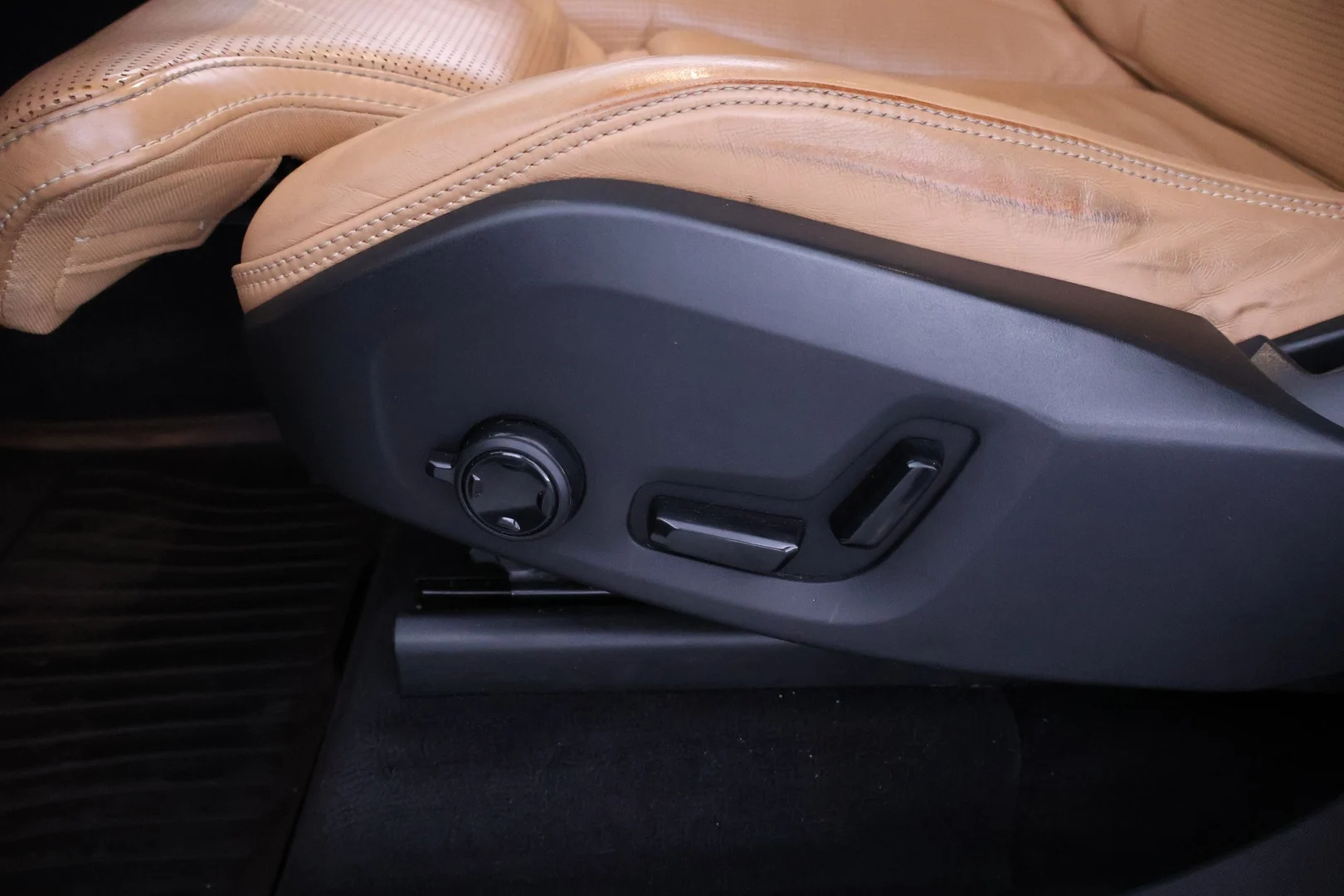 Car Image - 6rnaea8pPkfOxpszXGqtZ