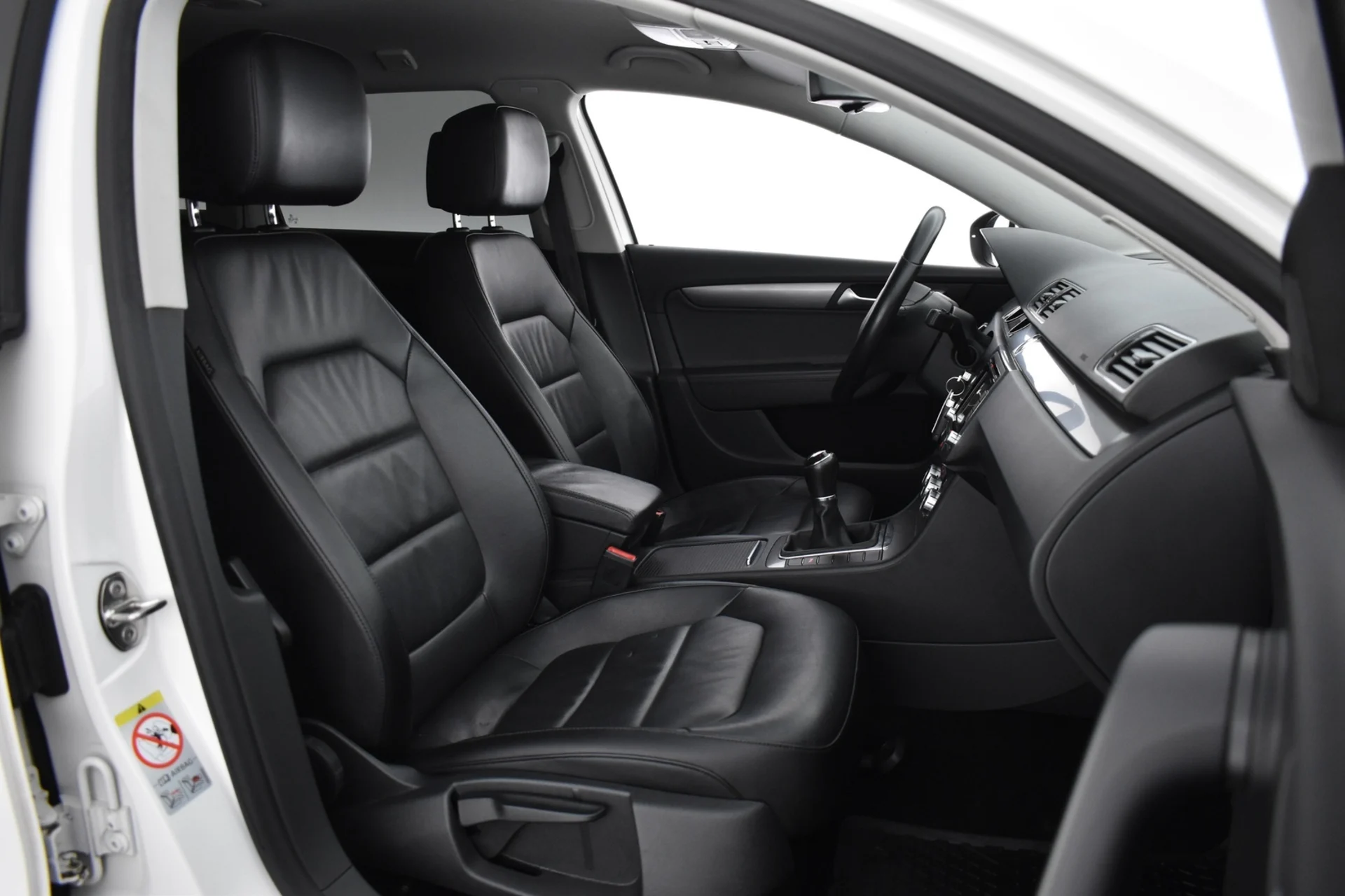 Car Image - 3hsfGlpzo7afWiyWjl6duT