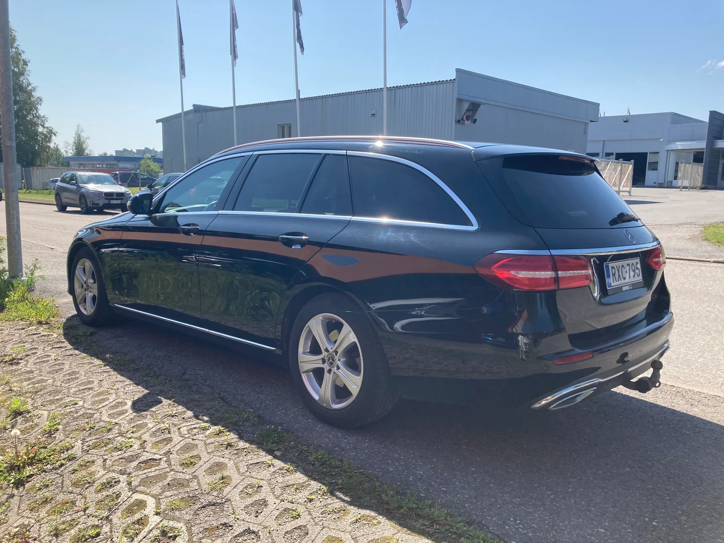 Car Image - 12Cmnh8GlDKHN09NNwd4Xy