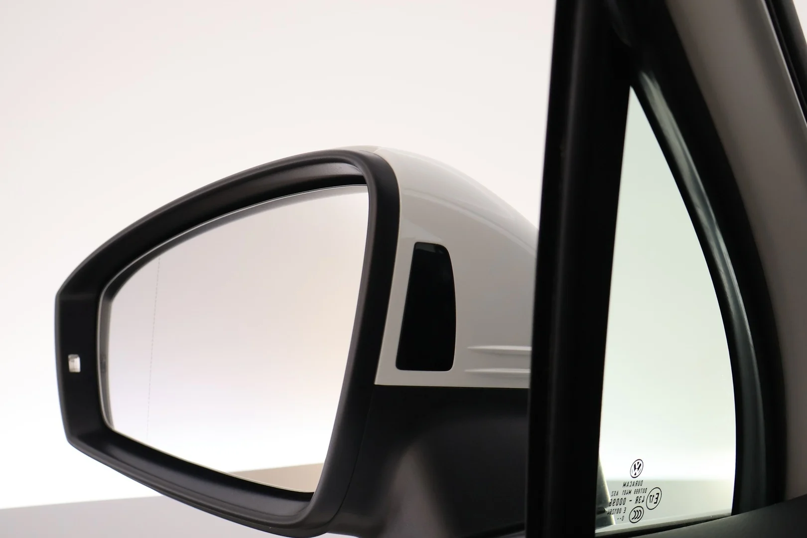 Car Image - 5xwidPIaMcuBr45jGYDWsj