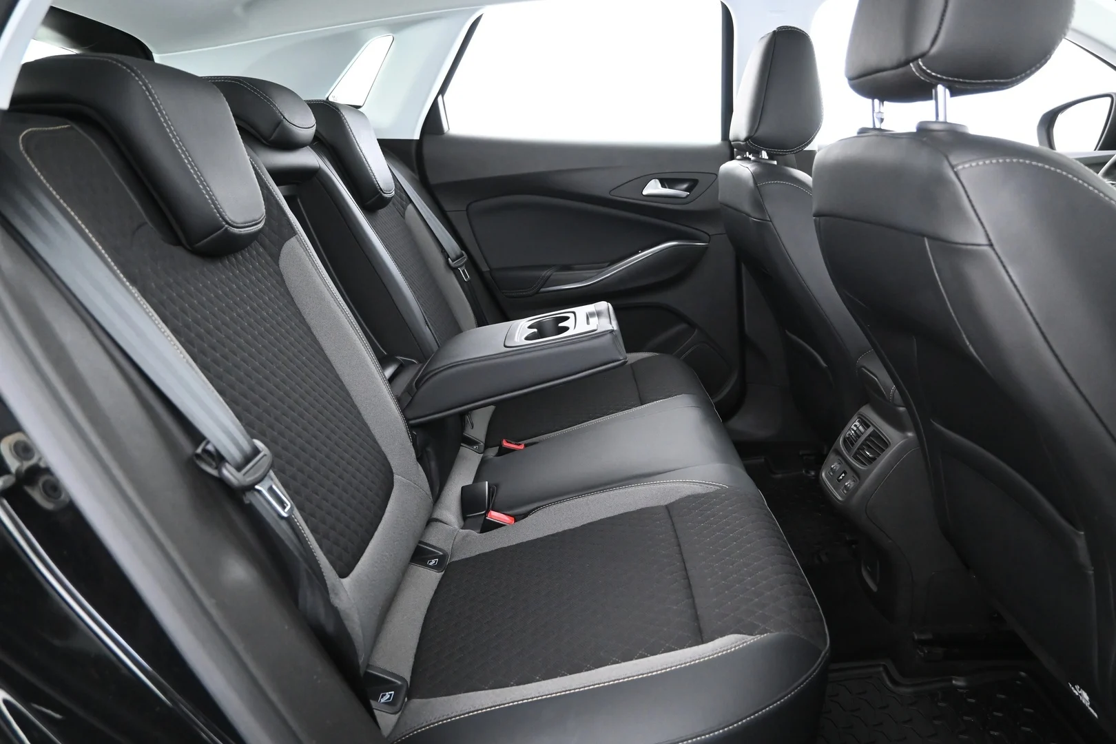 Car Image - 3mvQ3TpQHH29JV6tQSe02u