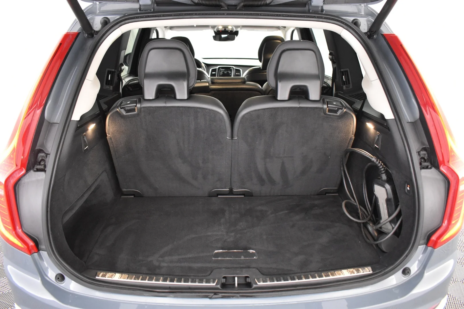 Car Image - 1J3sEf9jaHbTrlRXdY0X1P