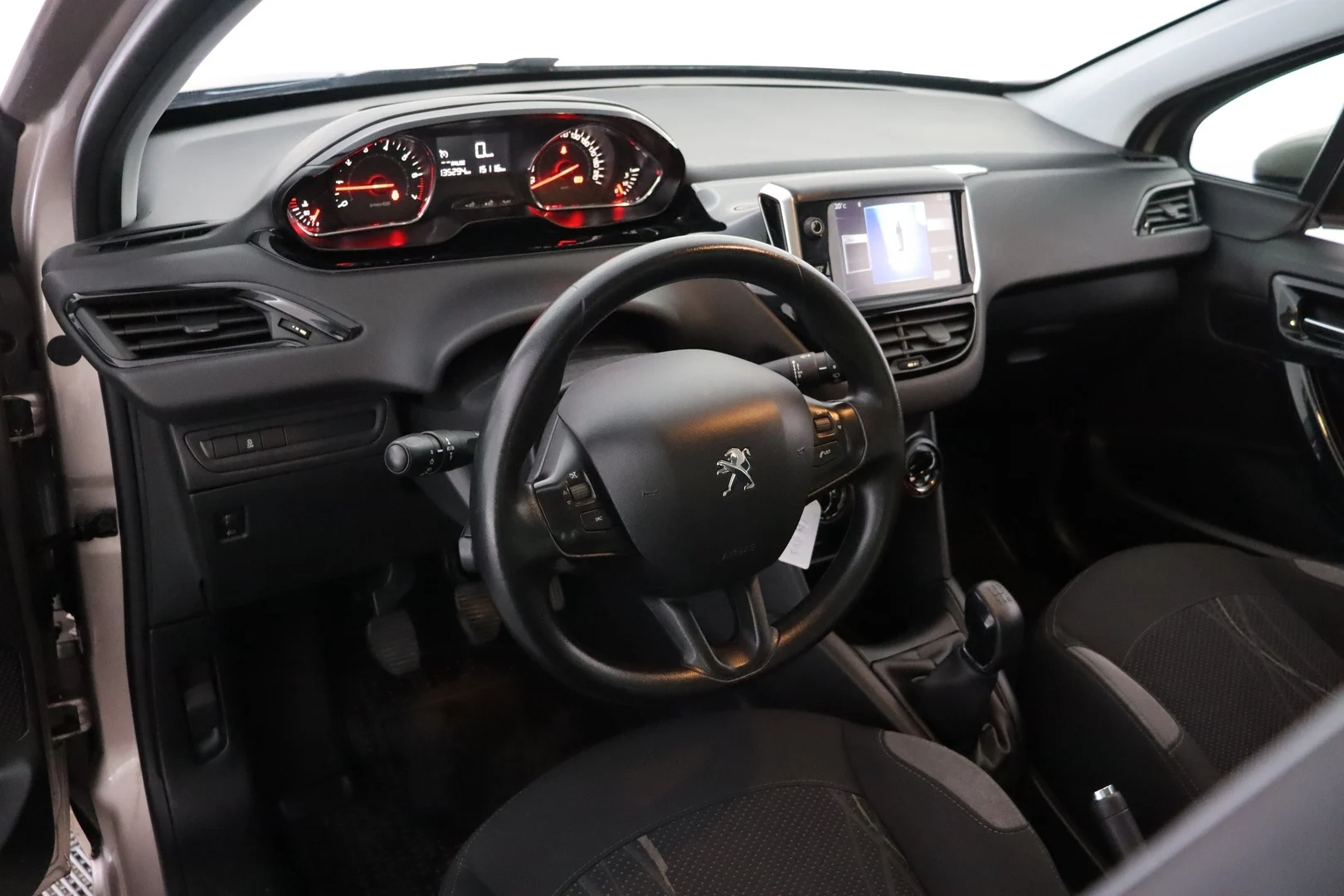 Car Image - 2E029bxfoczV2KDWiZSP5R