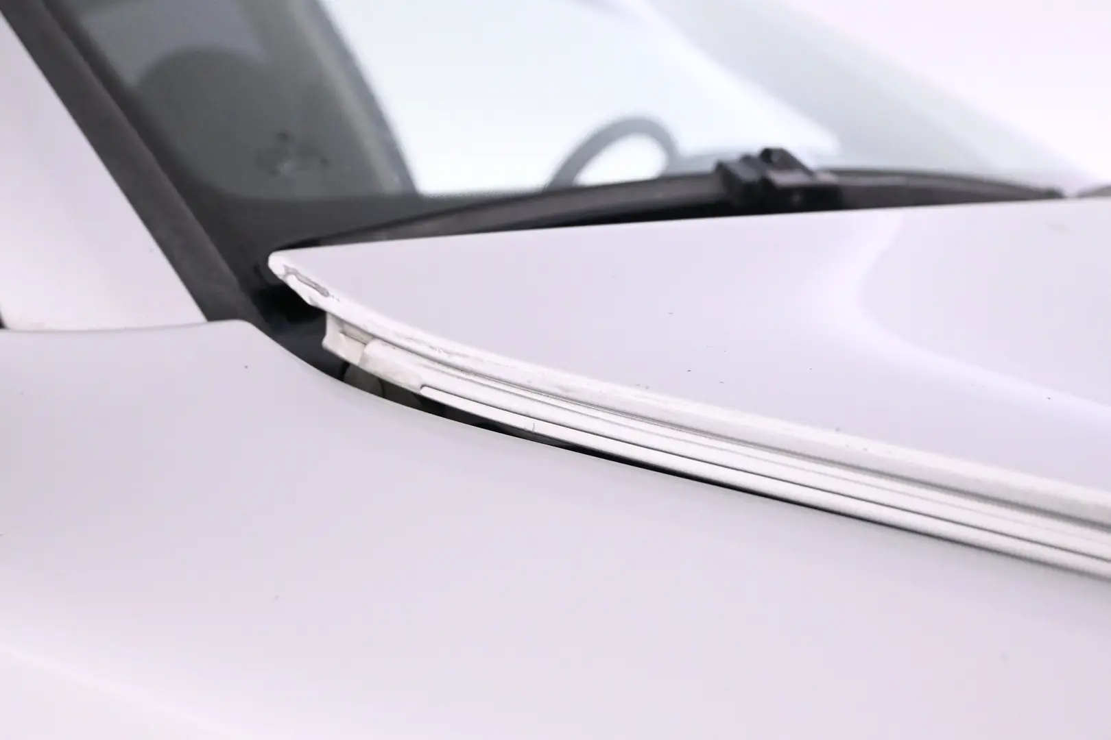 Car Image - 3P8L5yaBw9gZ9ePJKQHSRh