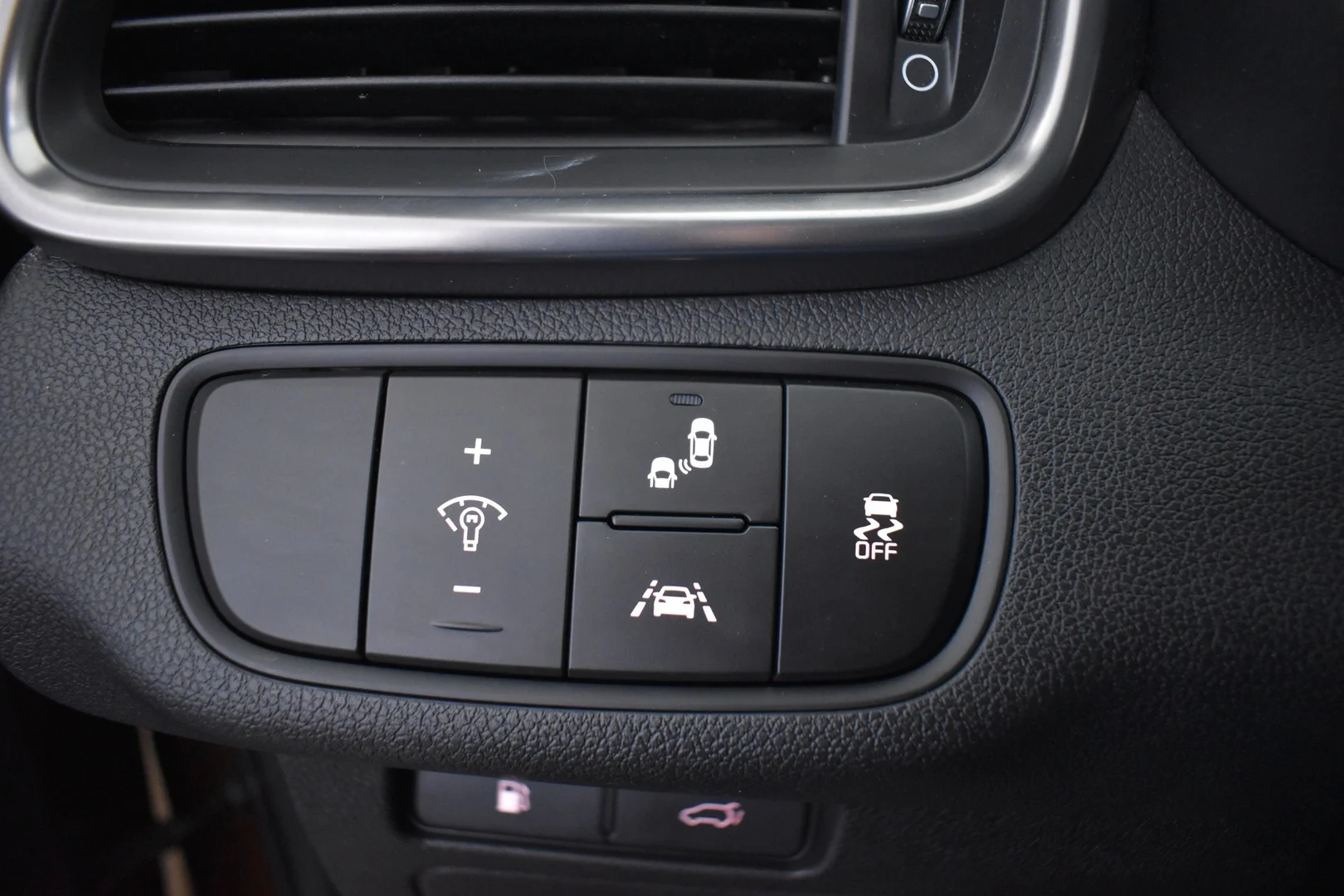 Car Image - Gvs1S1CtvCkX3dCba9ZgV