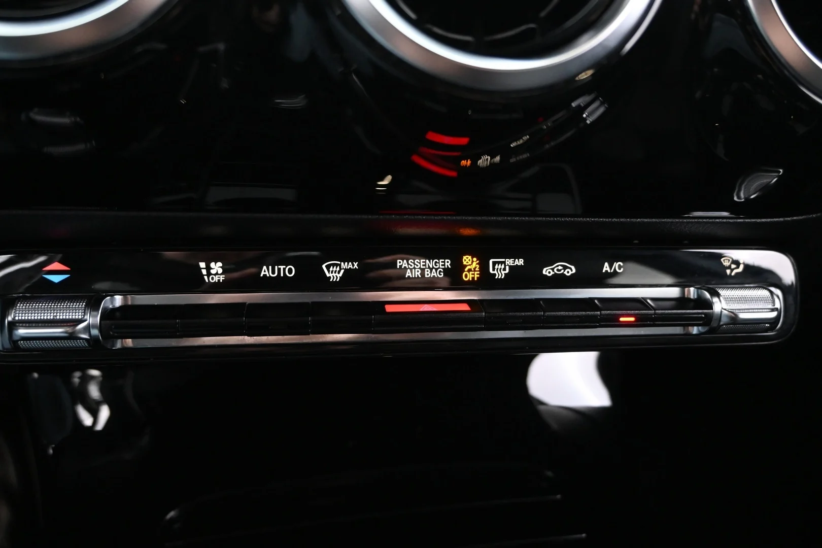 Car Image - 320SDl3N6kqdUKHmATjH3c