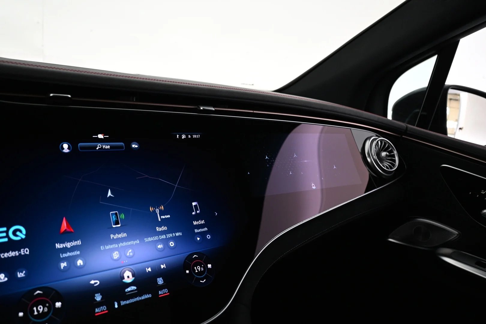 Car Image - 6IGkTYeLoDIov7v39NoXxB