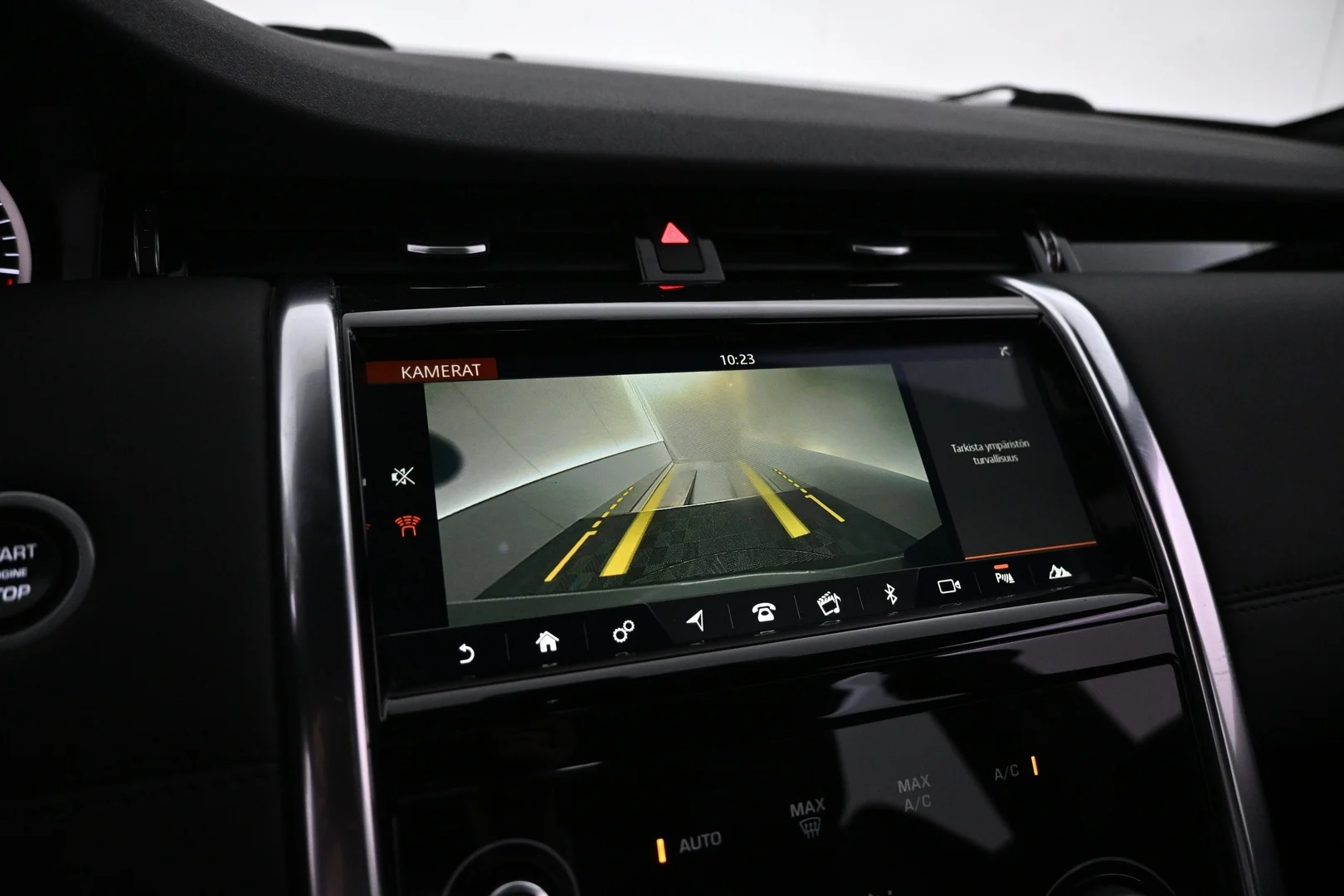 Car Image - AkocRX3IejD667T1syird