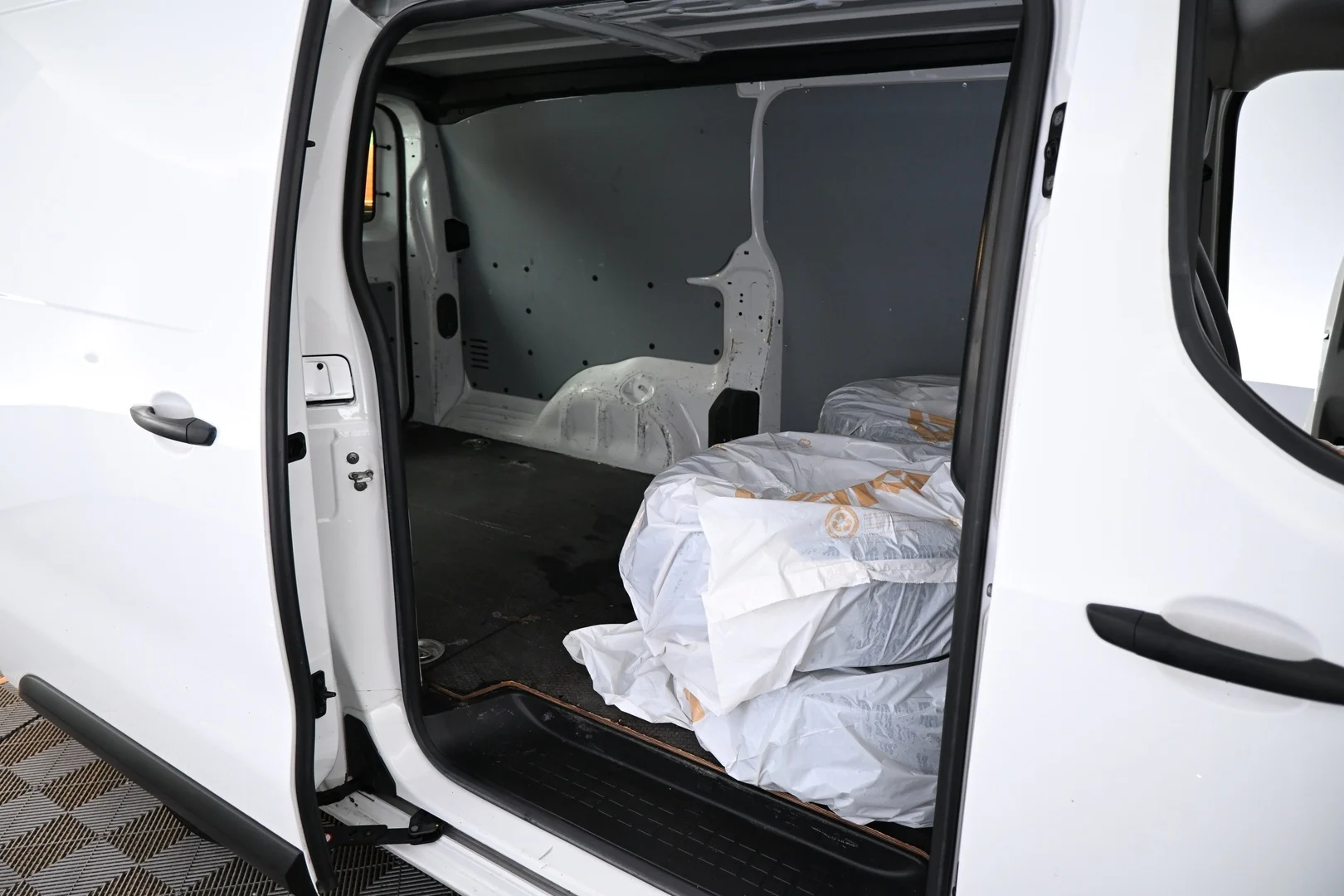 Car Image - 567aIWSS4gUV6nAnL4Zx3Y