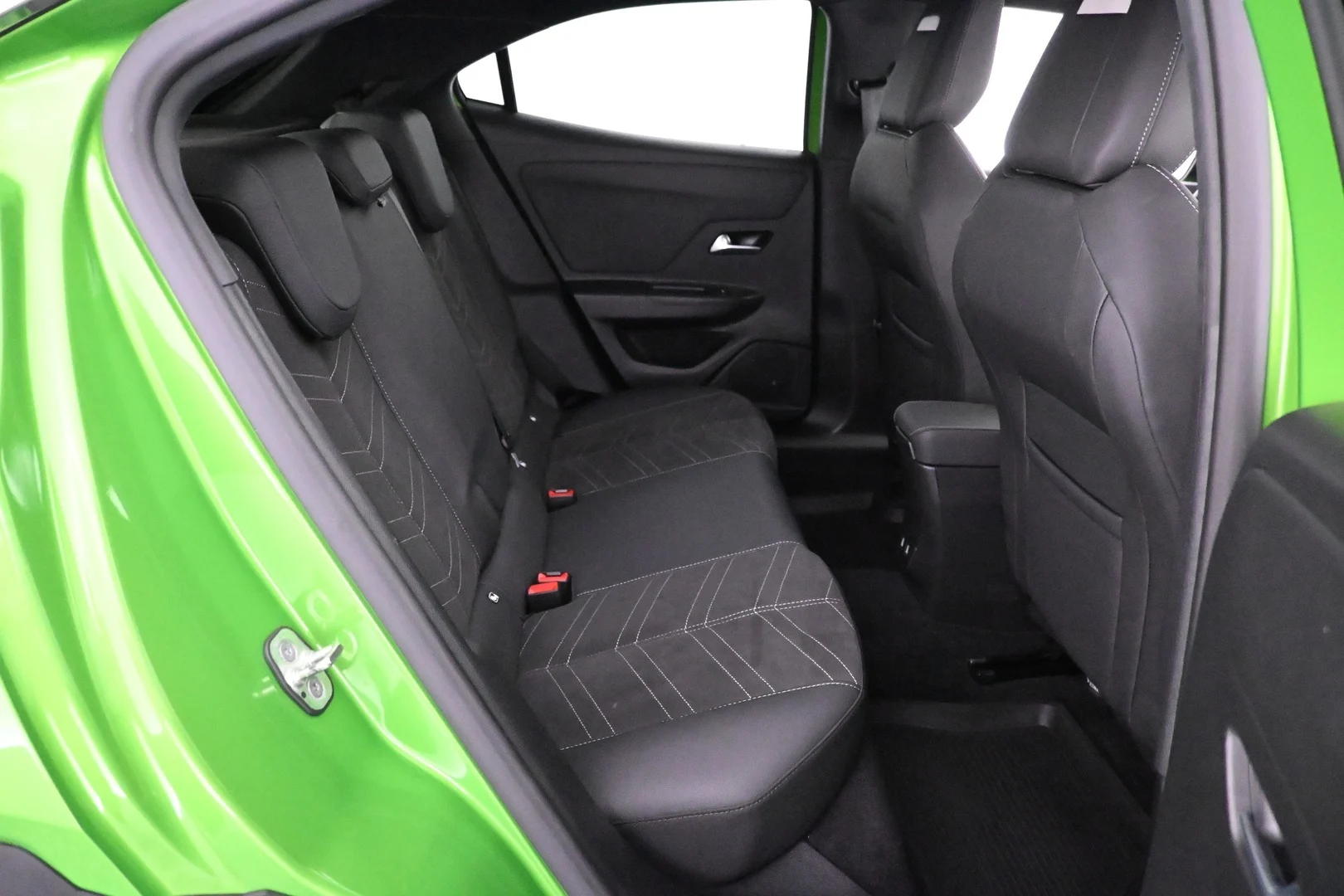 Car Image - 4KESEwhd9PJ7yU3DgvTHSh