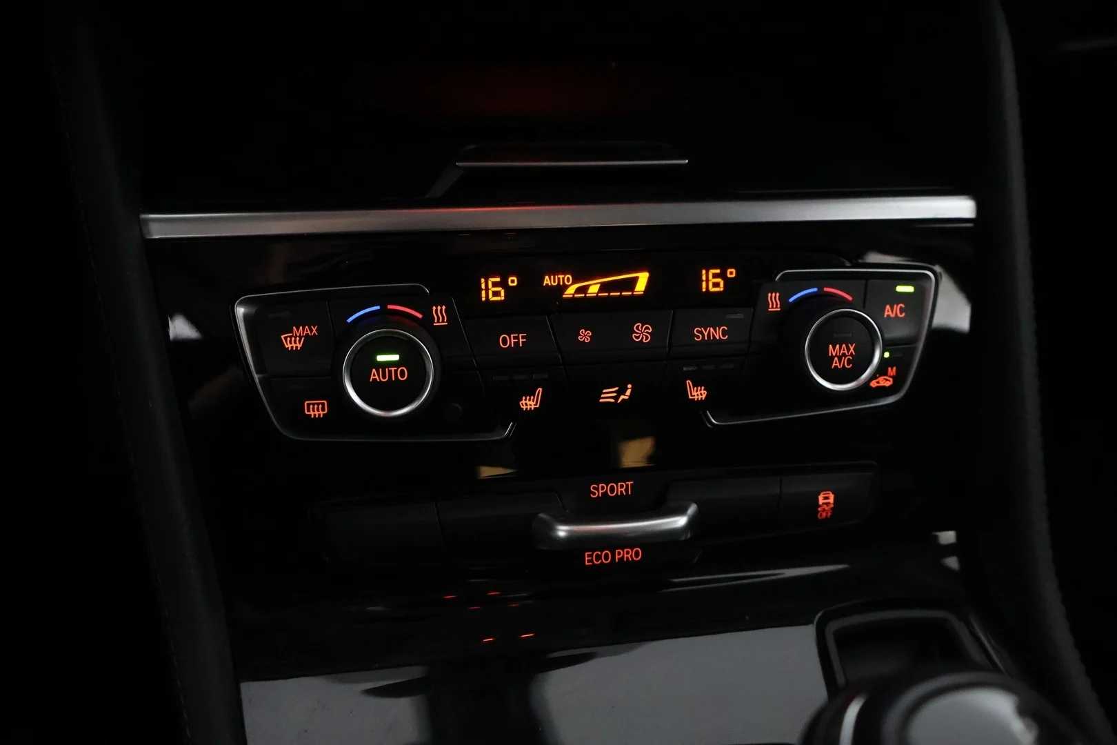 Car Image - 5U9jrrJv3mzmF4vkOO1ZXp