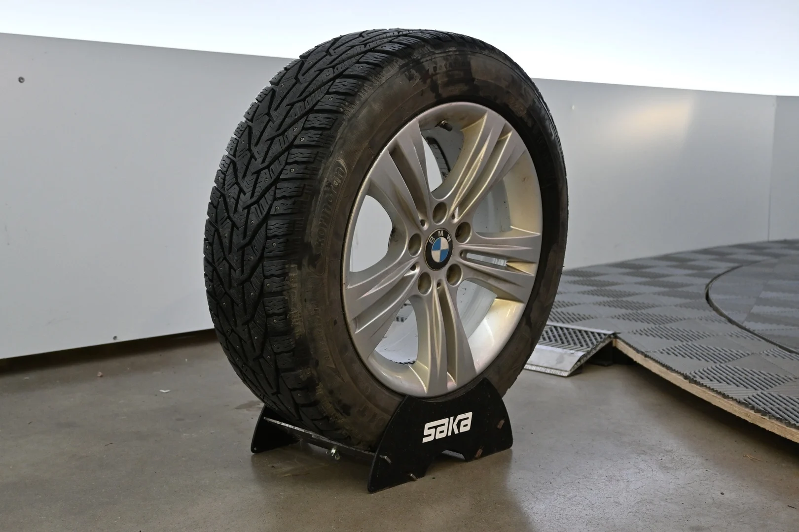 Car Image - 4xr2EqPXnRsAuJnPp1osOG