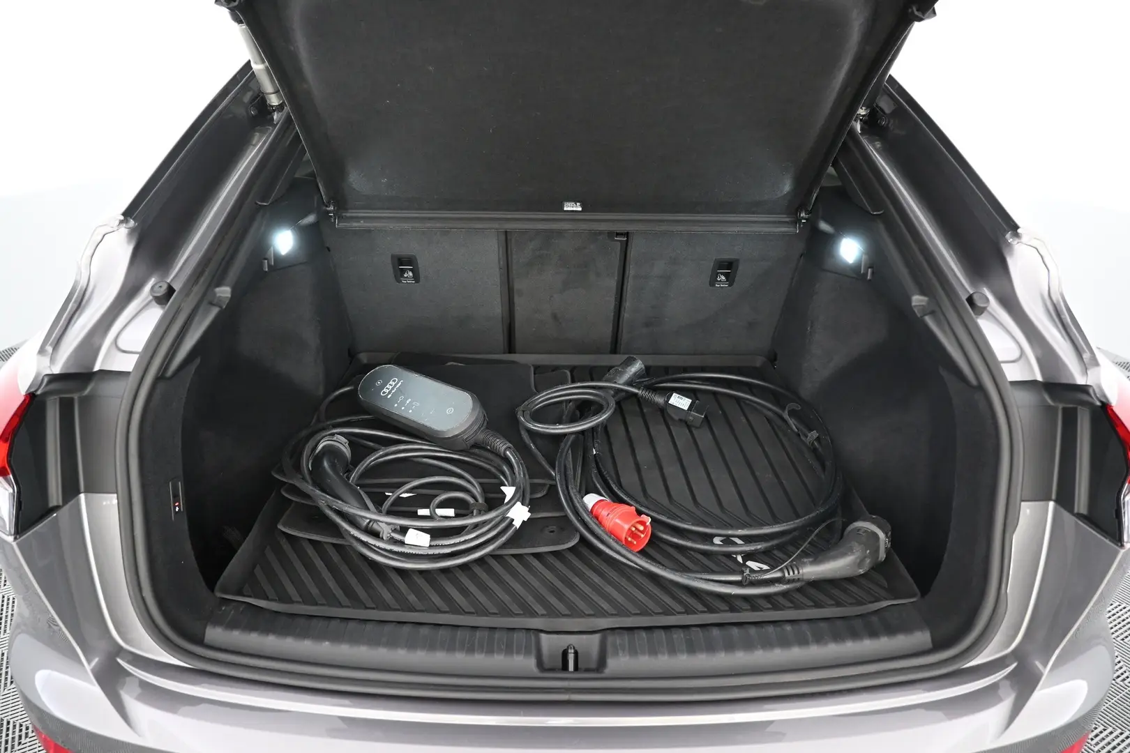 Car Image - 4qaHWkFUj2zRY0idr5heg7
