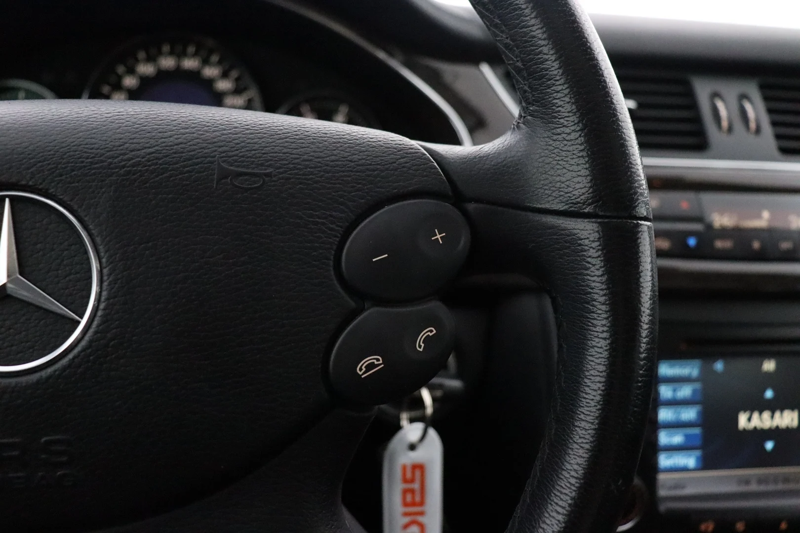 Car Image - 2K2PFJF0axmdAznzsYCeh0