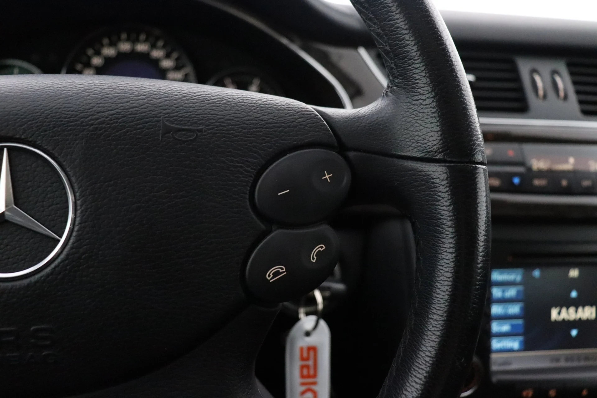 Car Image - 2K2PFJF0axmdAznzsYCeh0
