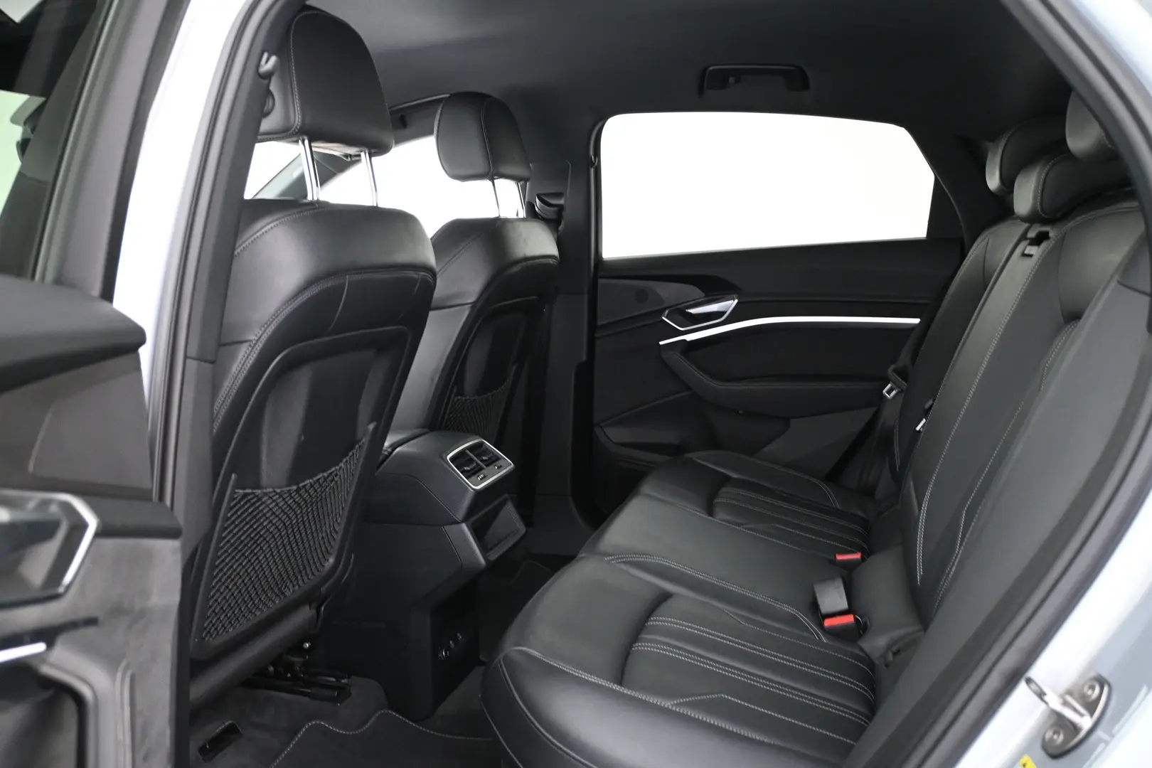 Car Image - 4krgcFVEYlxDmwvLHi7mva