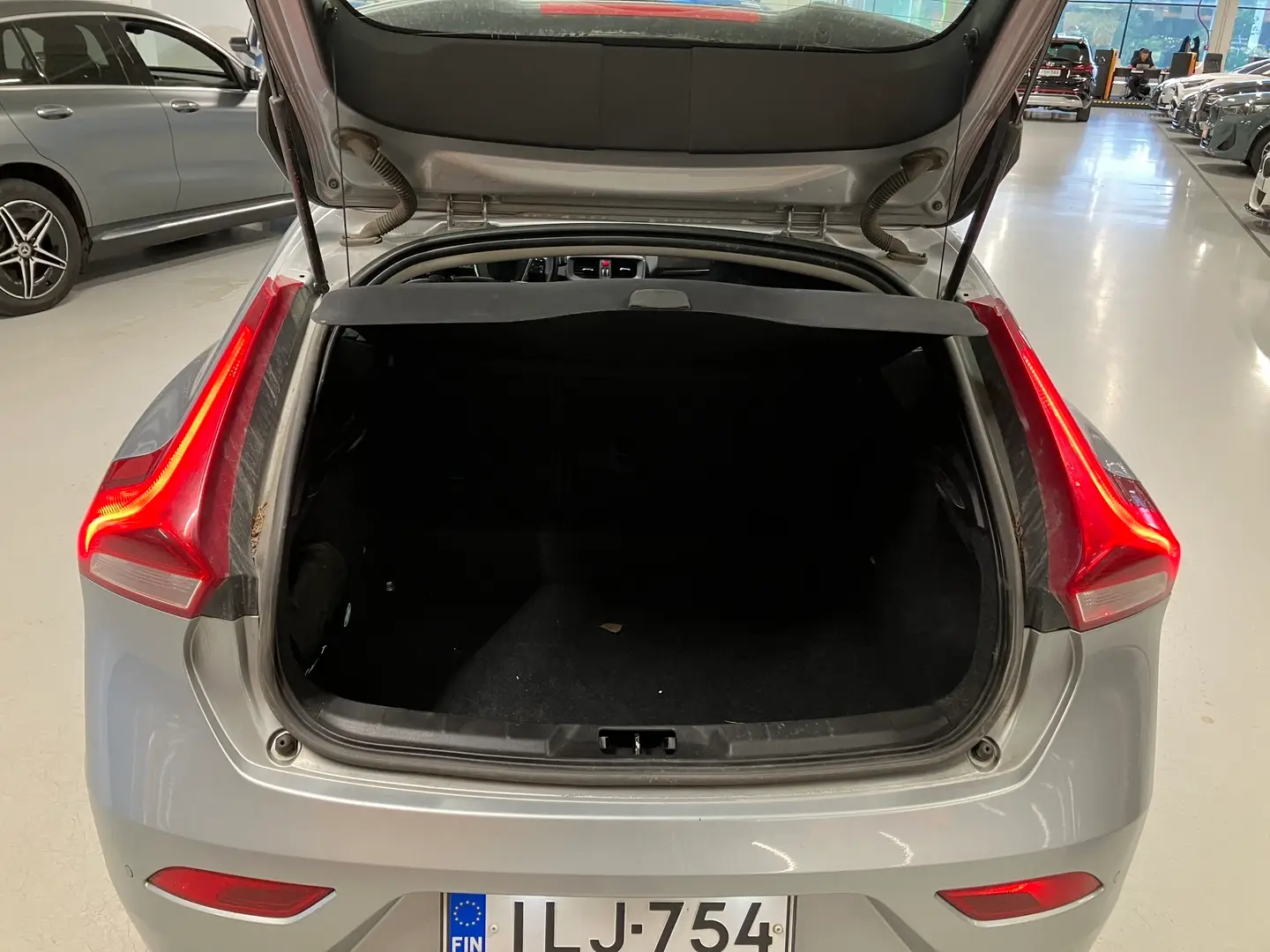 Car Image - LzYxp5aezSF5s59PGkF3k