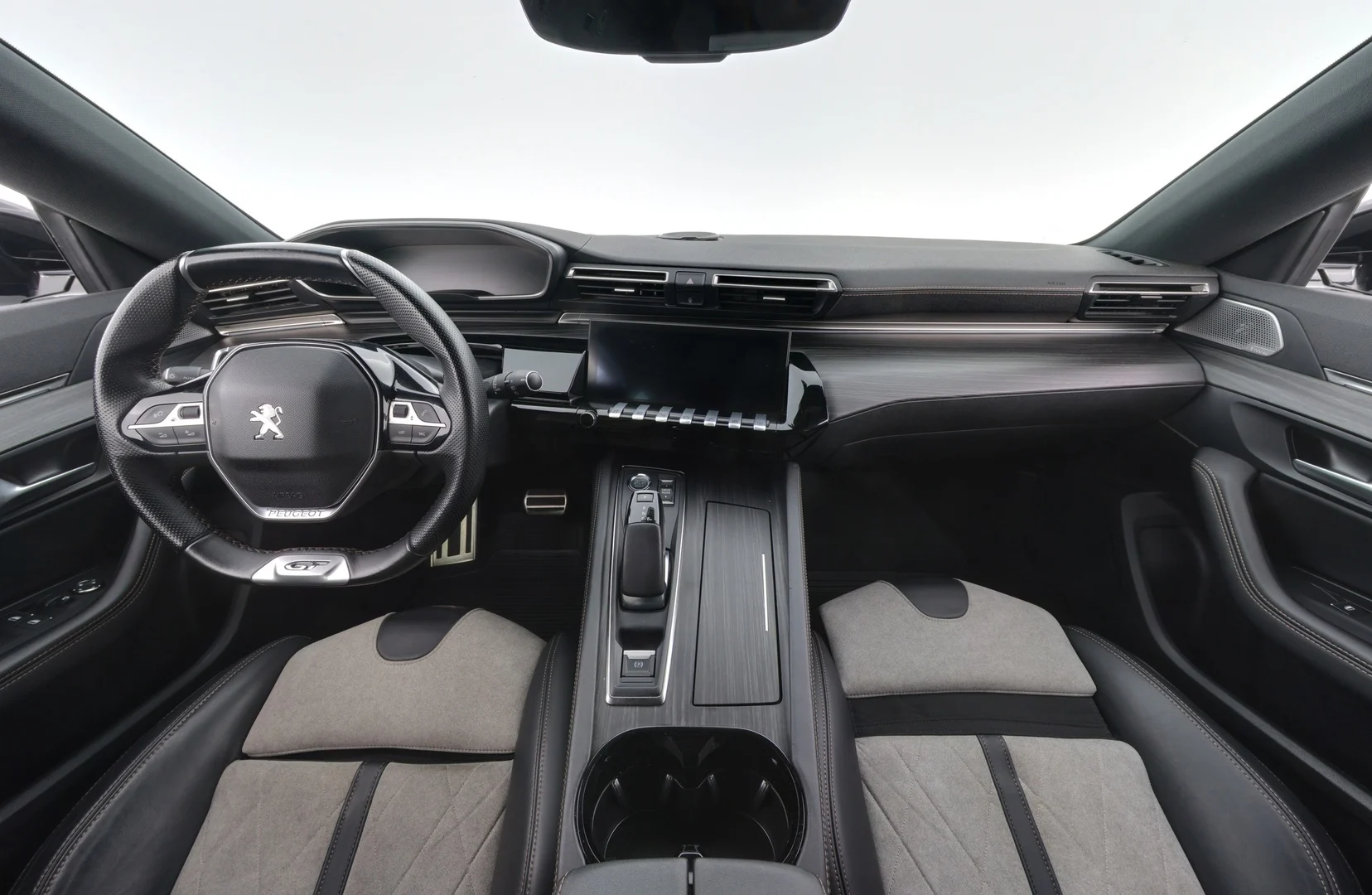 Car Image - pPglQ8675fvRtxNwjdOy8