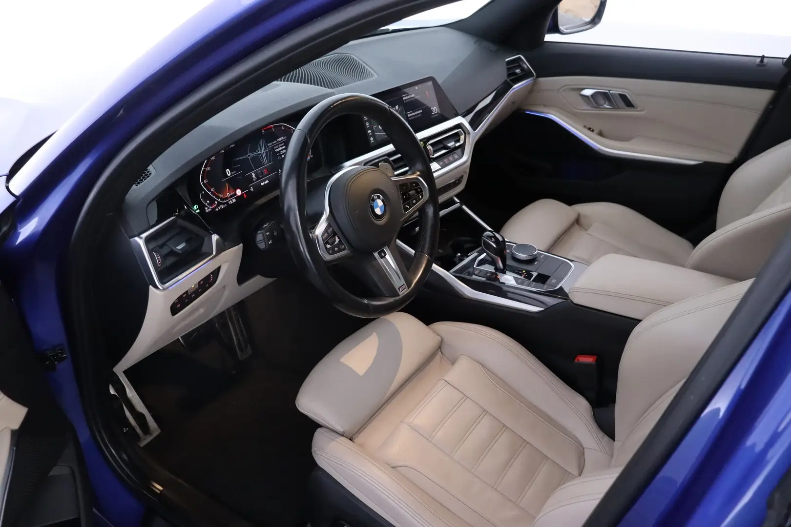 Car Image - feFPrz9YrIt9PnHarw85V