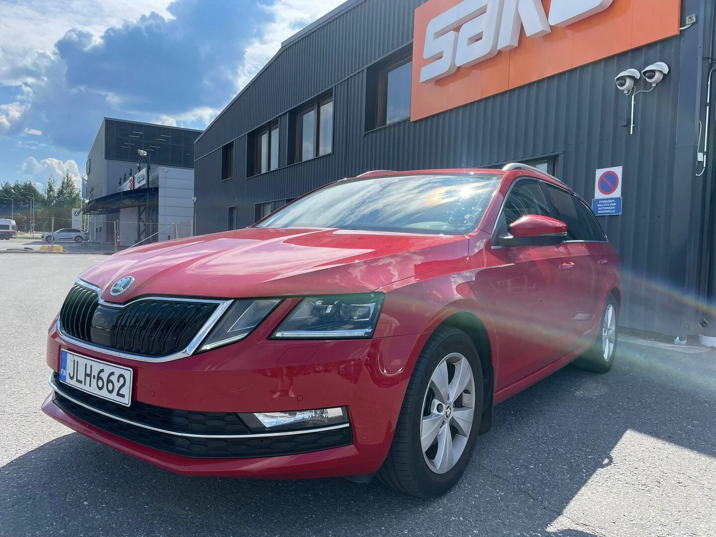 Car Image - 1dbJ4K1q3I7VR2e4FmwLRi