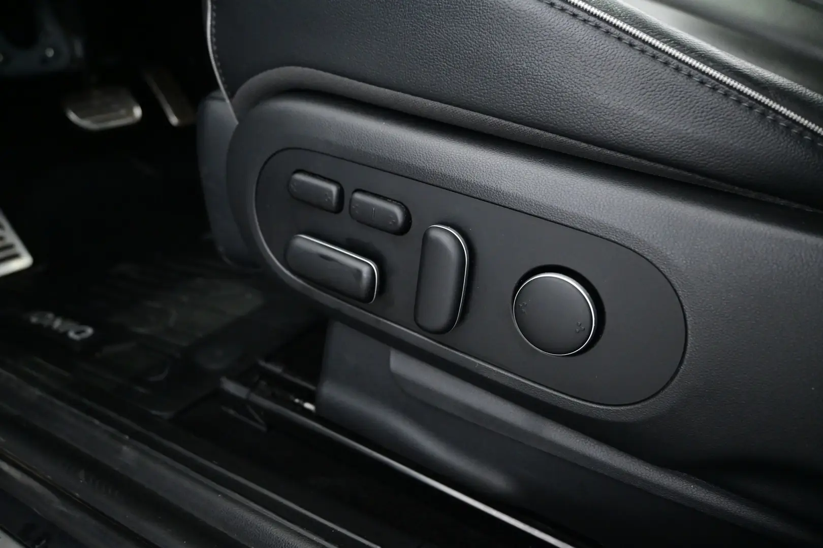 Car Image - 6R8z4dfygPyaJ0pEZnoDDS