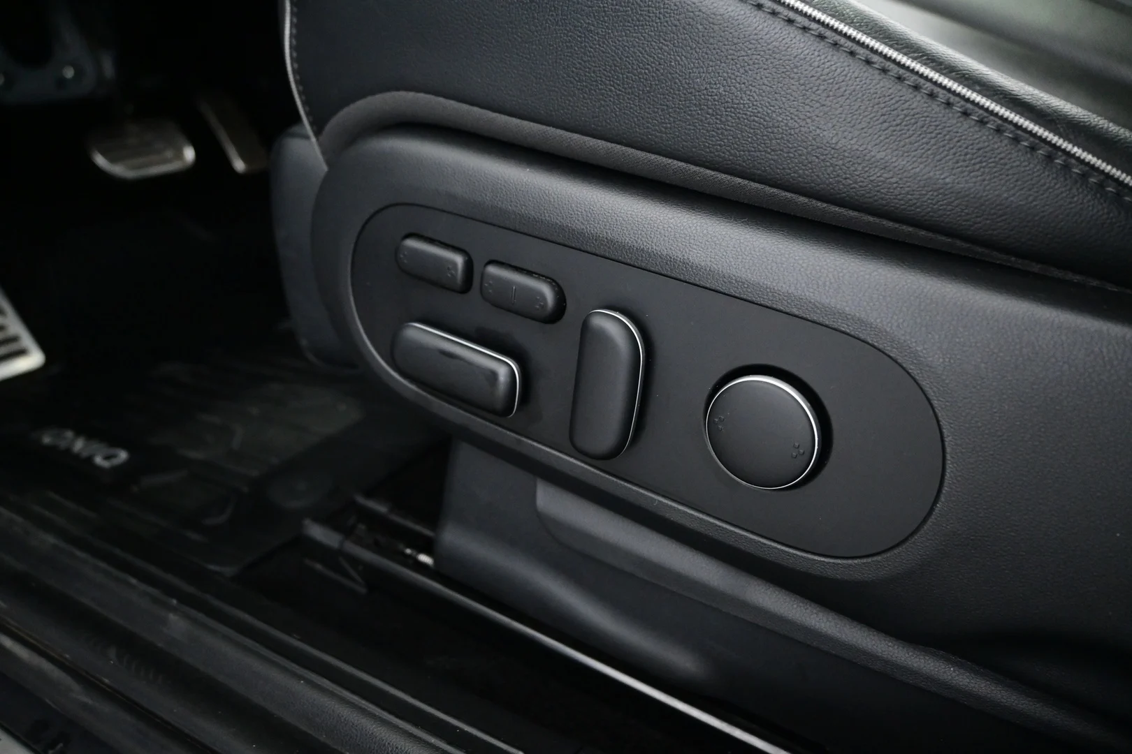 Car Image - 6R8z4dfygPyaJ0pEZnoDDS