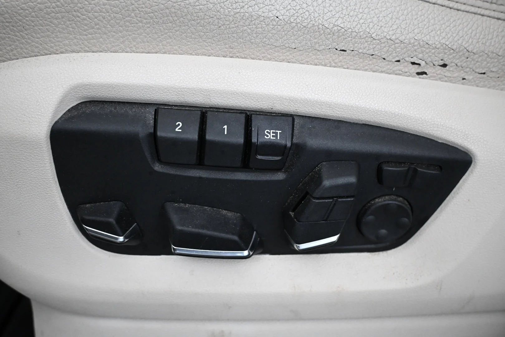 Car Image - 3BiXasRSgexiy3OvV16PDK