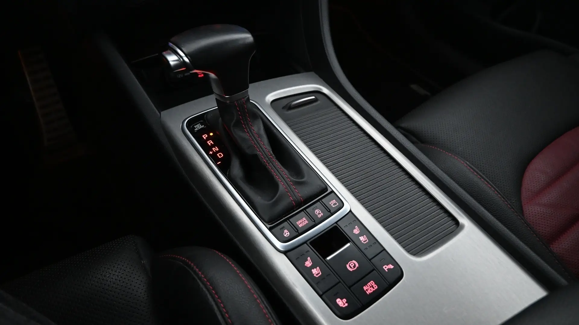 Car Image - 5QWnCAGh1peihwVSO5Cexq