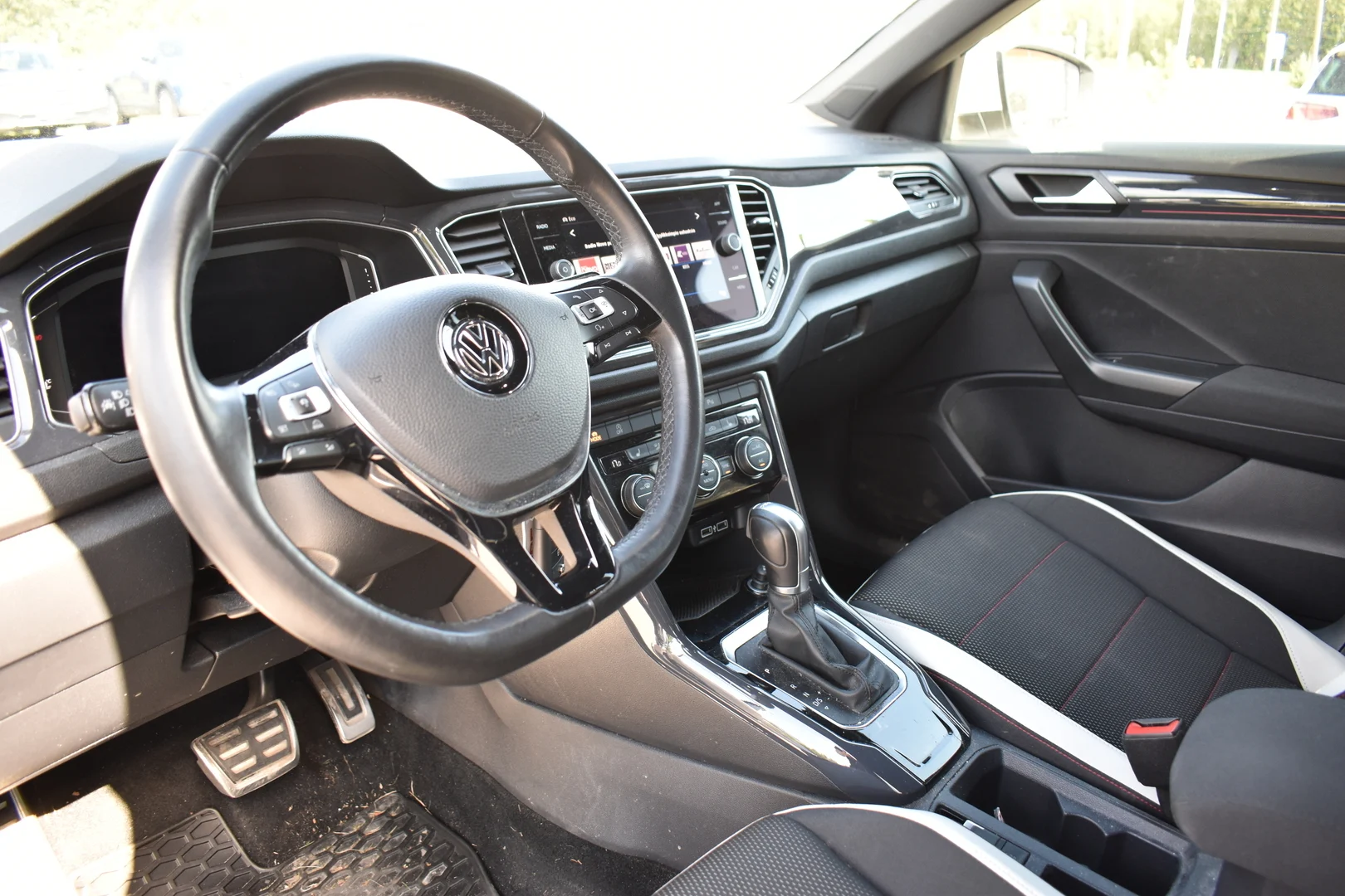 Car Image - 2s9KUfH61cPBfYRiCnJRqY