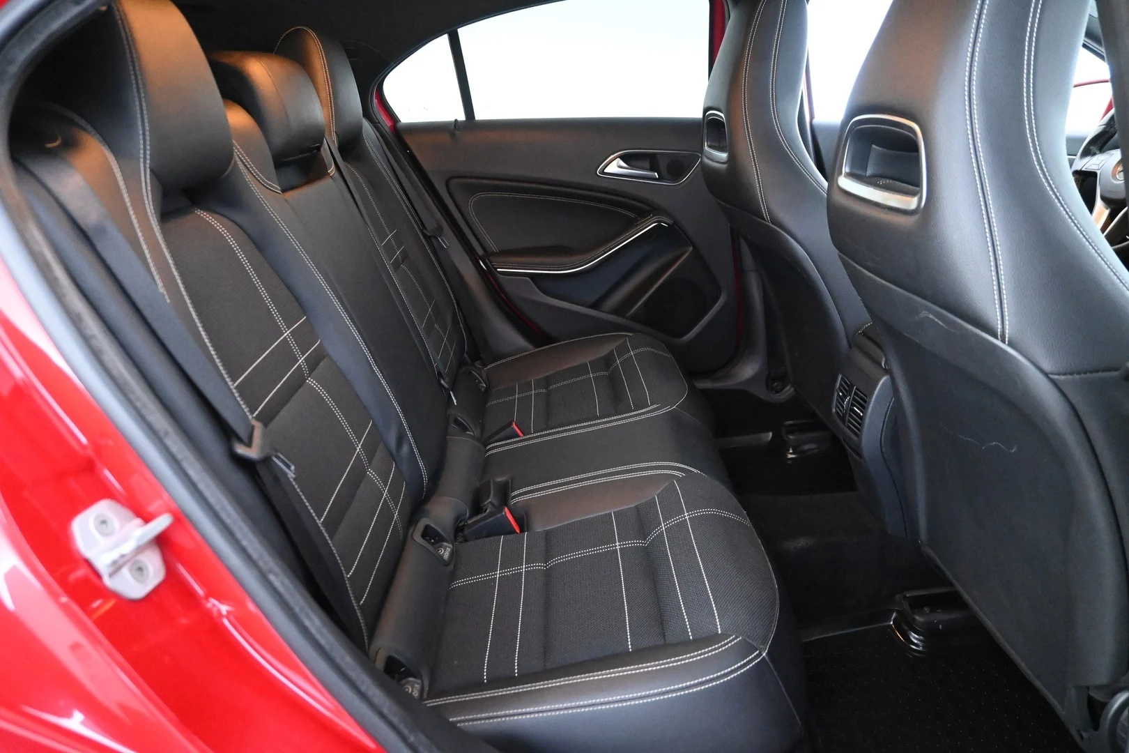 Car Image - 4pH1YVf6CQ5UKvODXJ9RnR