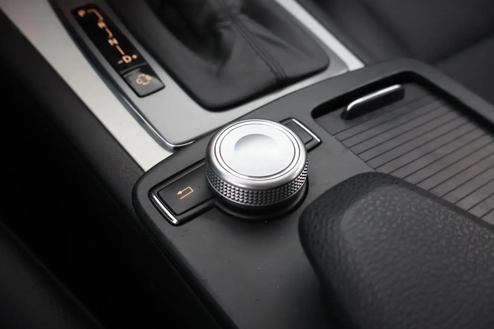 Car Image - 2NsojyfKSTP8H4wWNxiNEP
