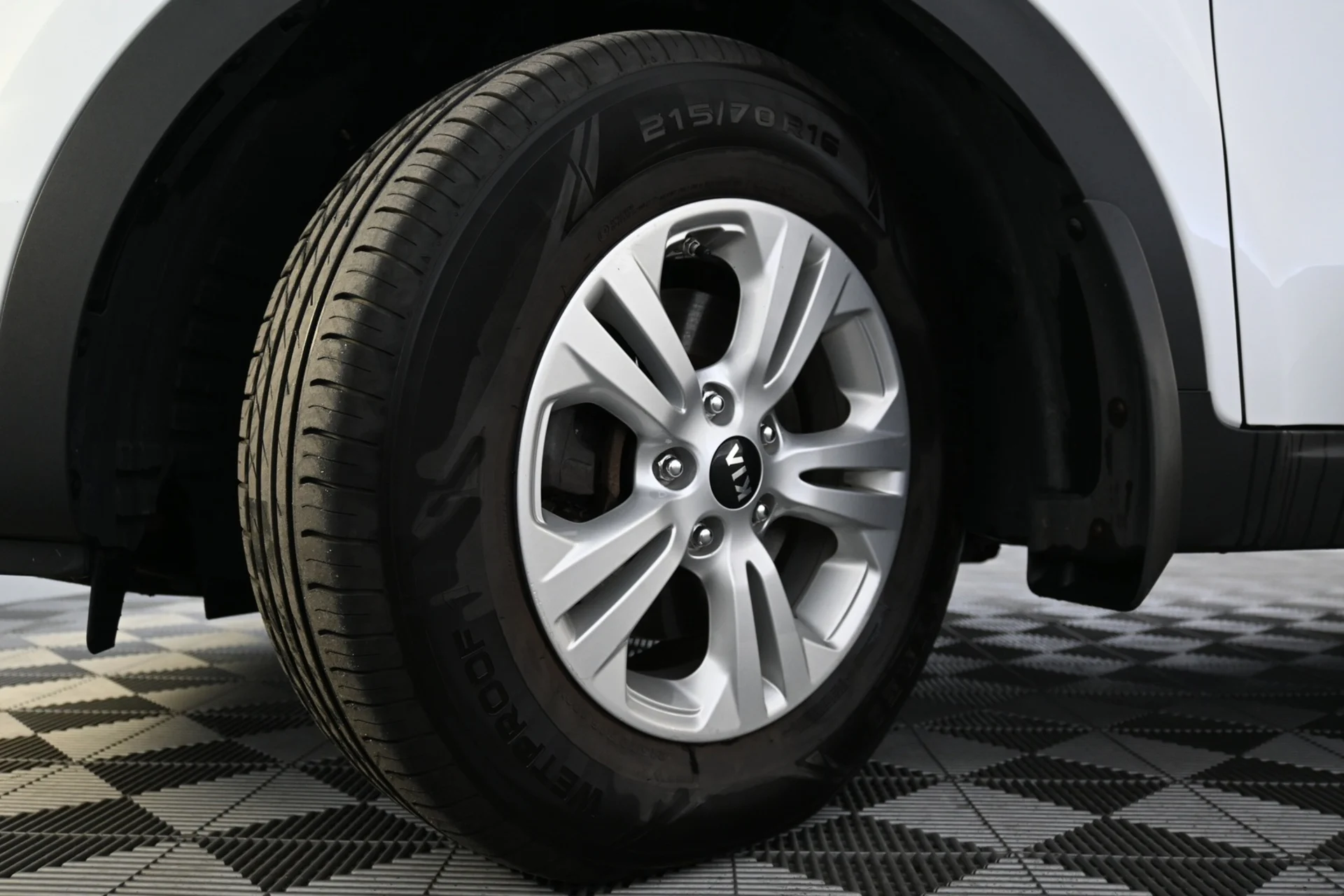 Car Image - 41gk8OyZEOoQEBfnRYl8gZ