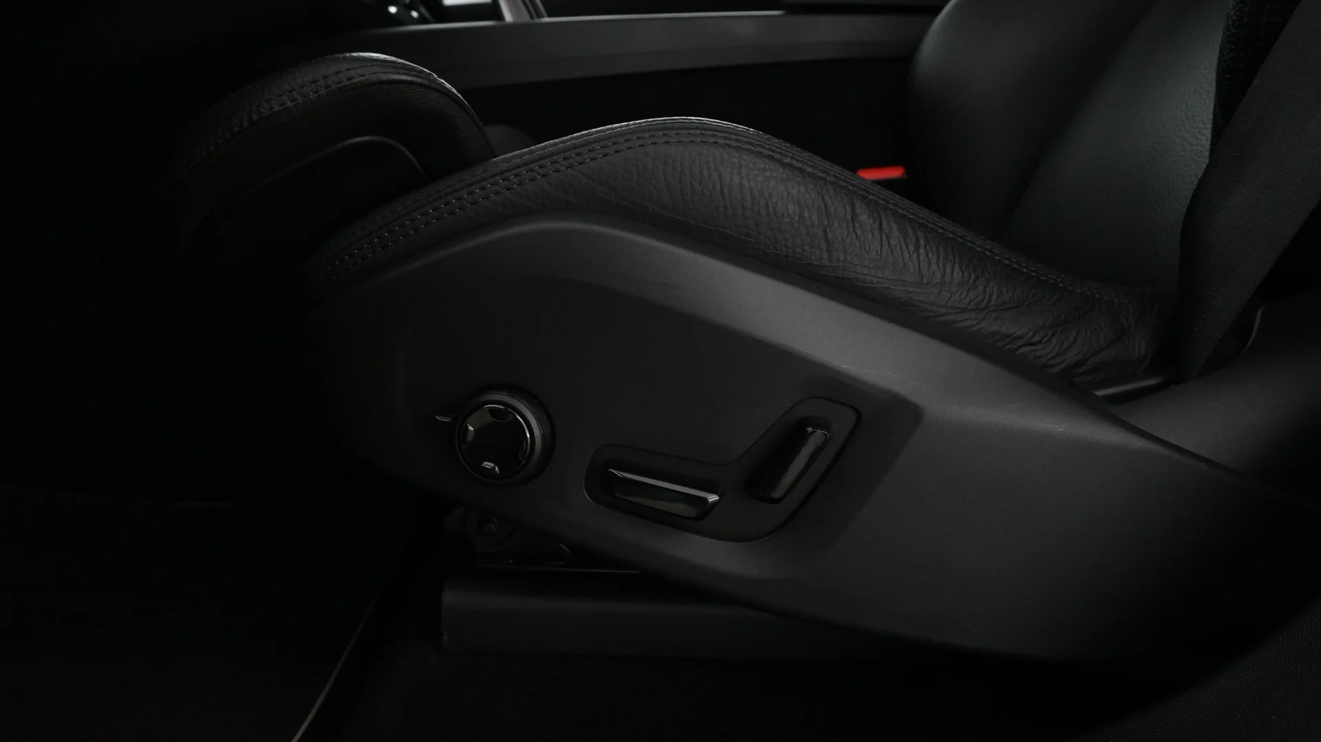Car Image - 33gfgWDo4y6mFhlbbQwU6J